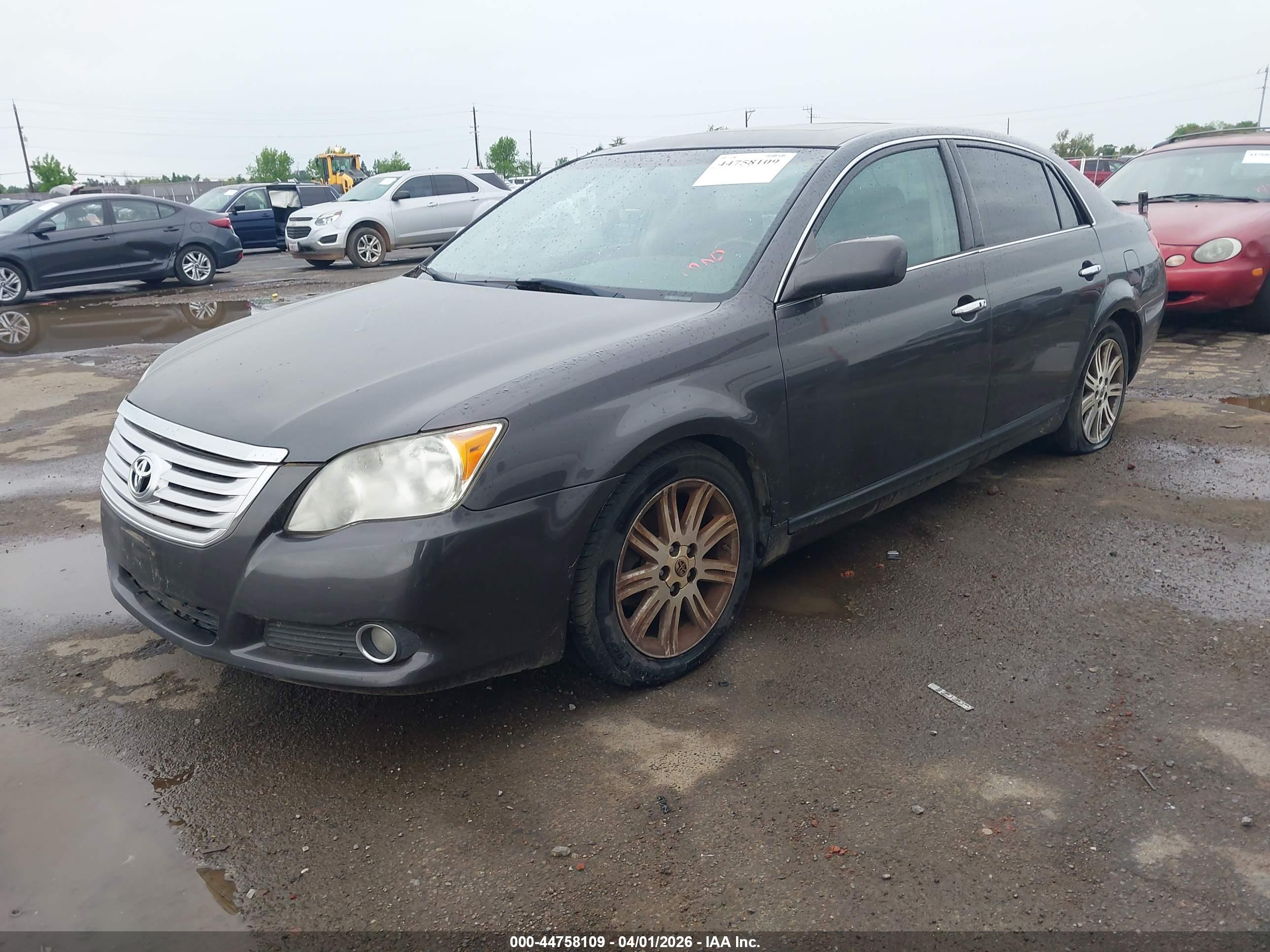 TOYOTA AVALON image 2