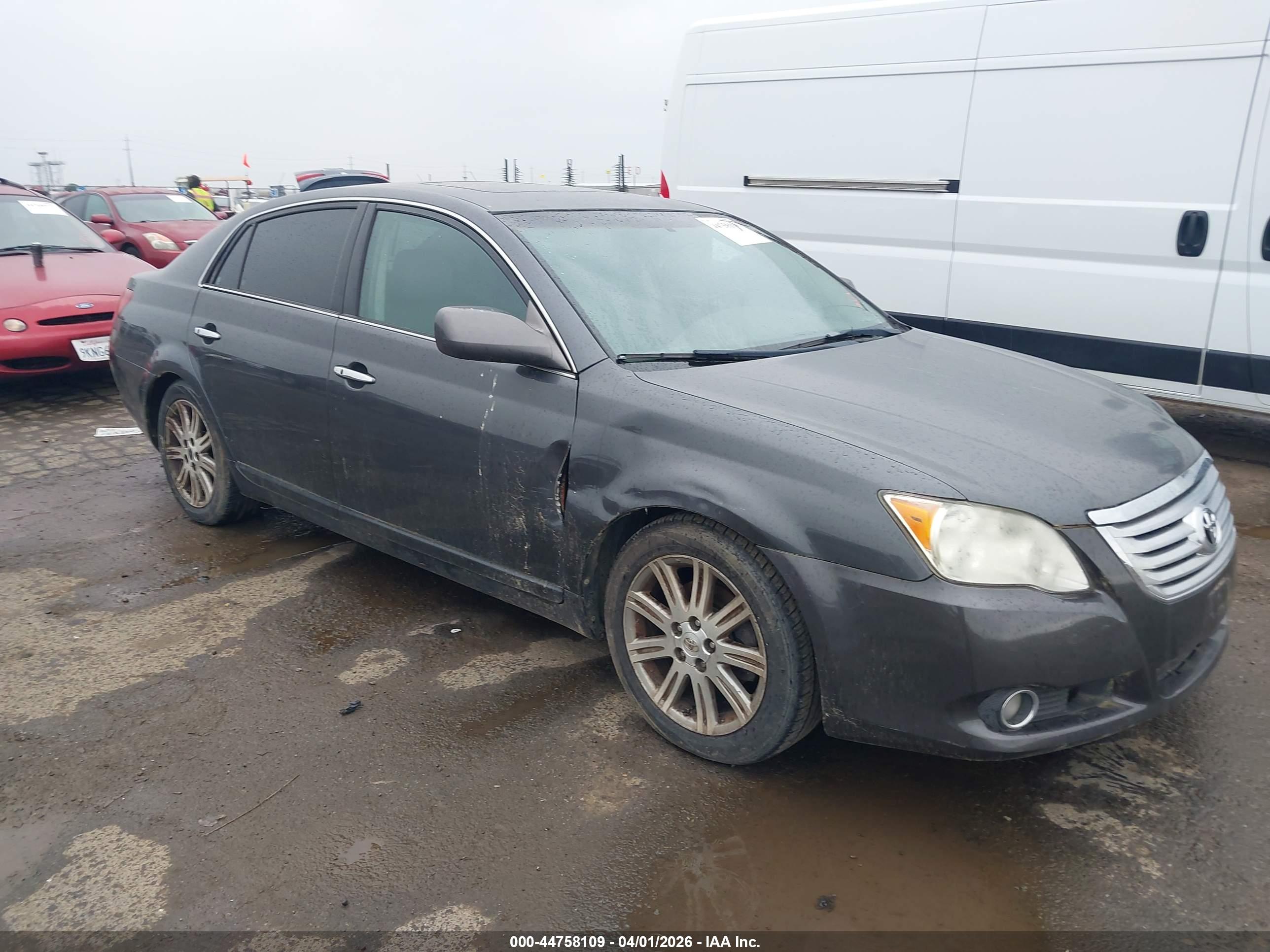 TOYOTA AVALON image 6