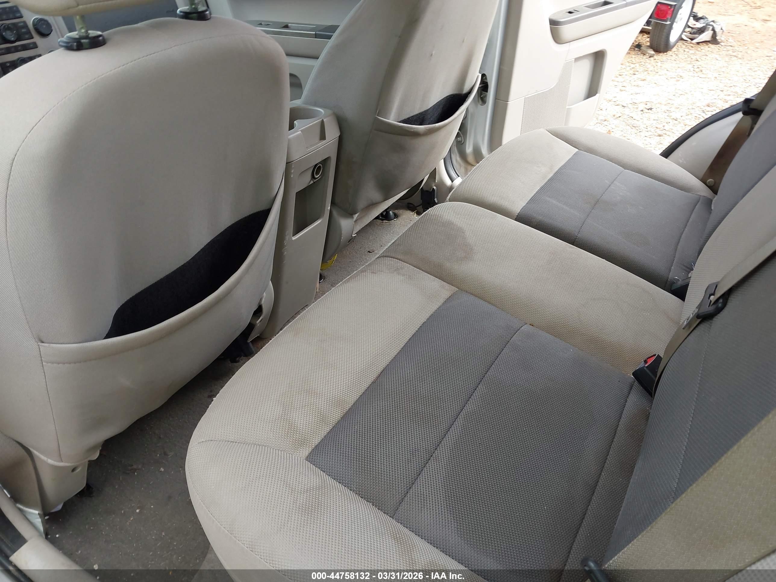 FORD ESCAPE image 8