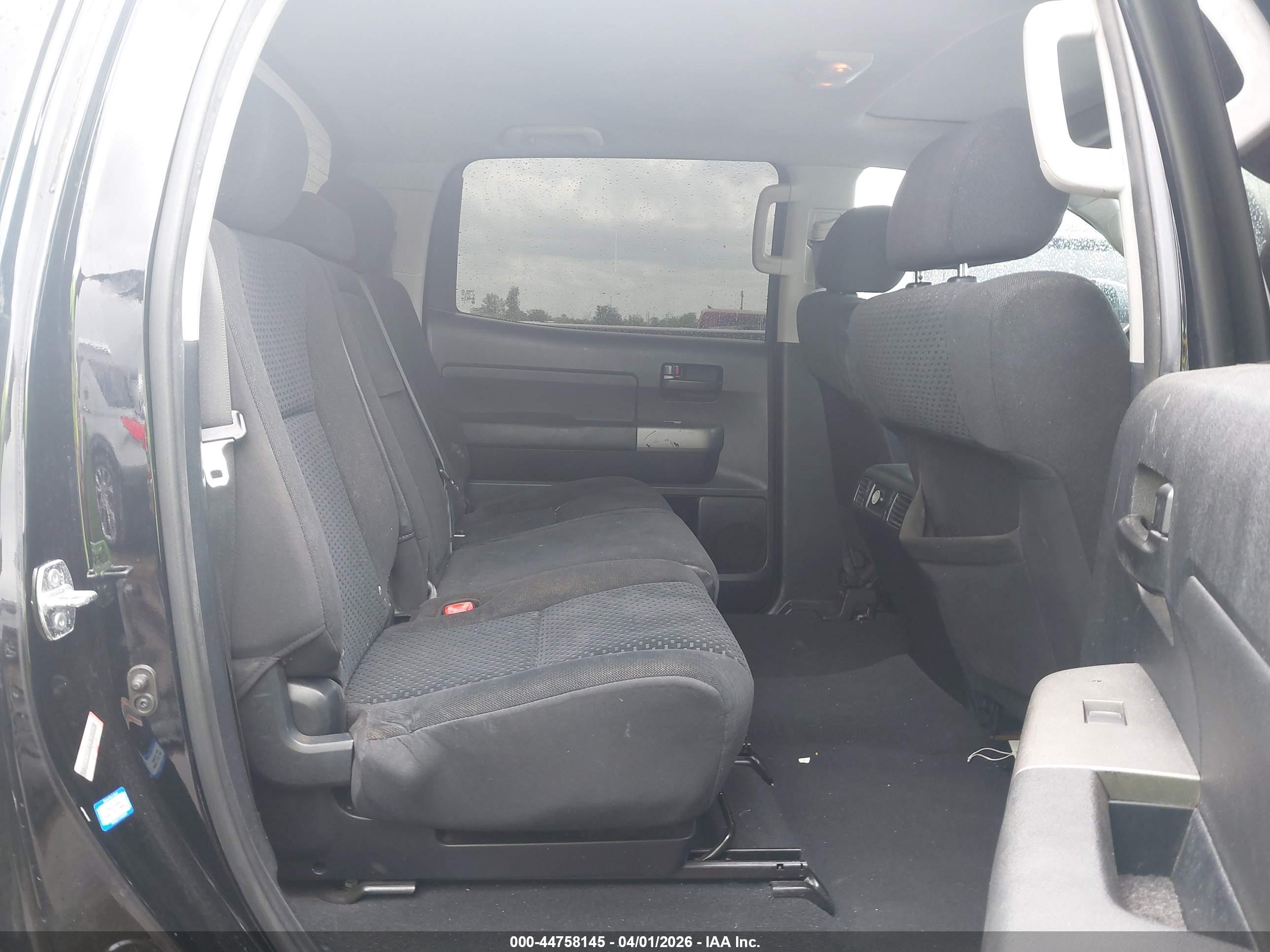 TOYOTA TUNDRA image 8