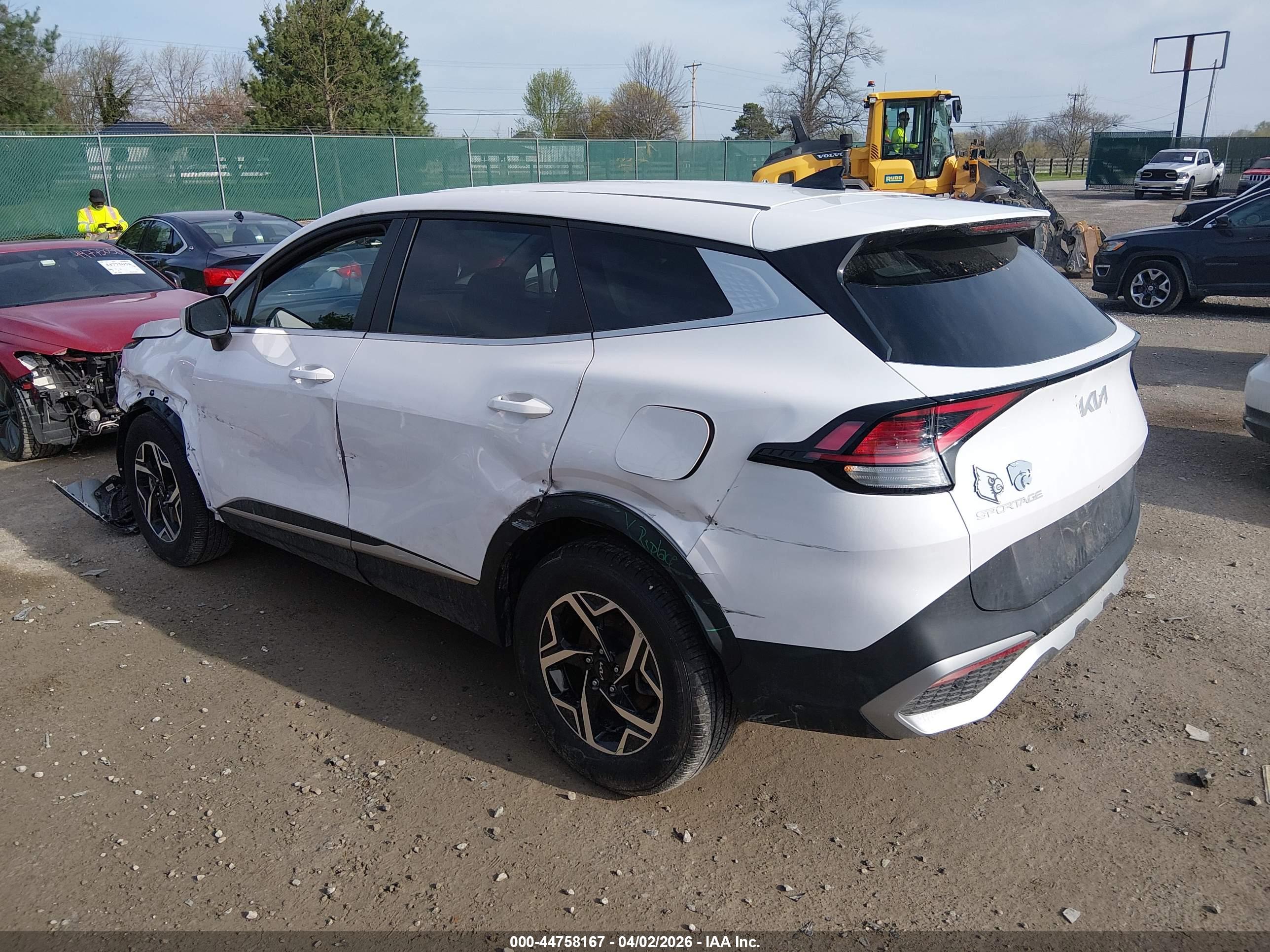 KIA SPORTAGE image 3