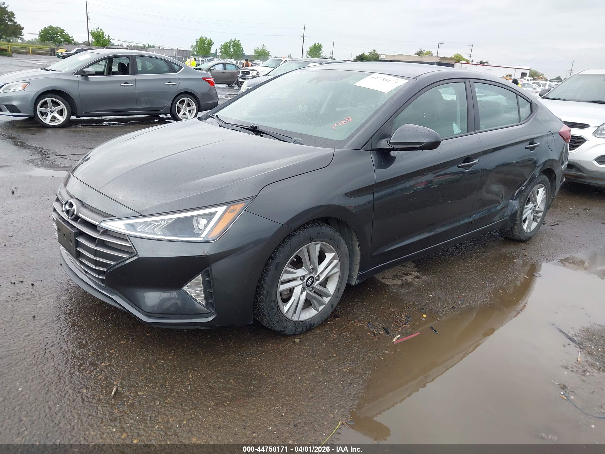 HYUNDAI ELANTRA image 2