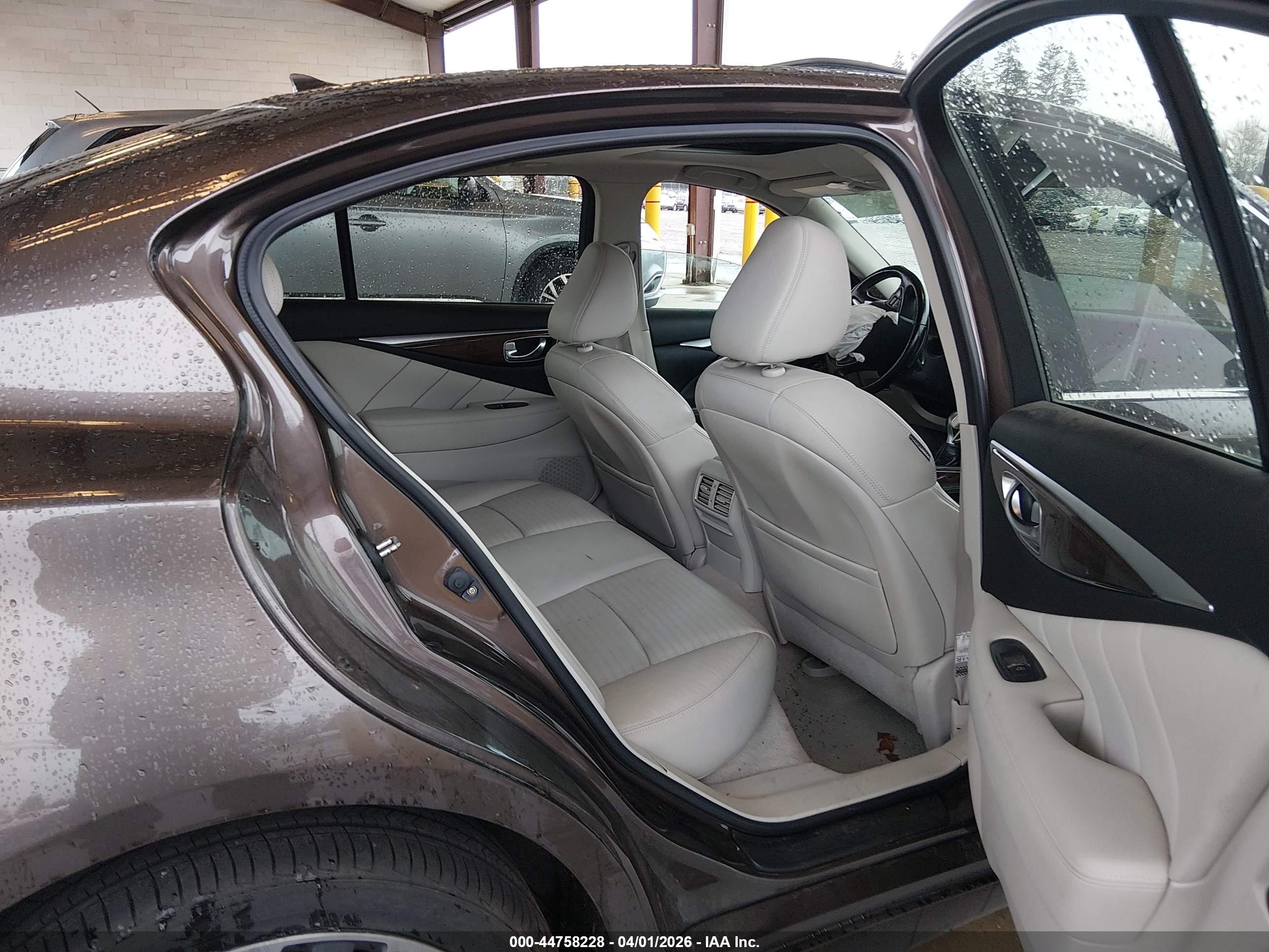 INFINITI Q50 image 8