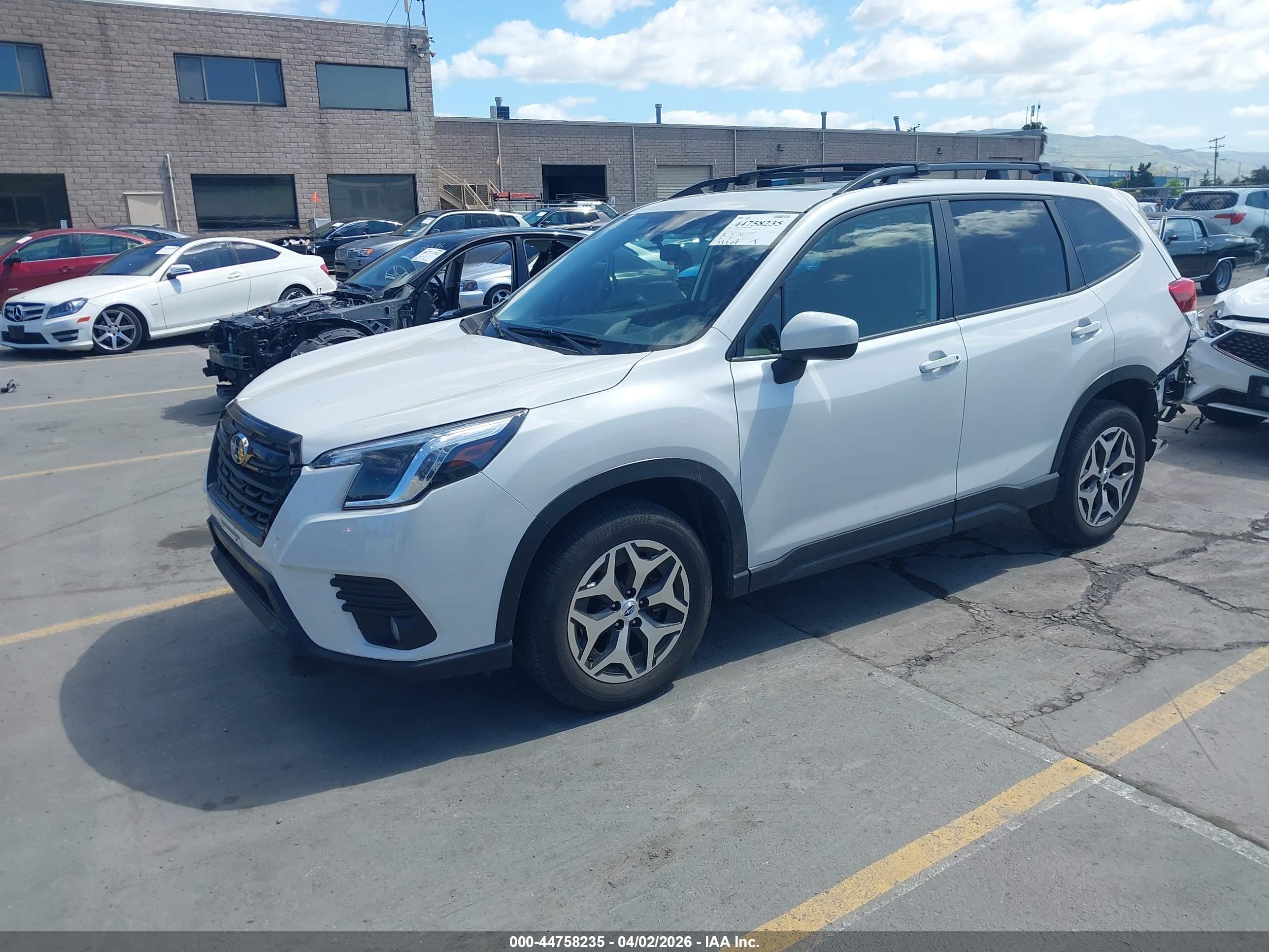 SUBARU FORESTER image 2