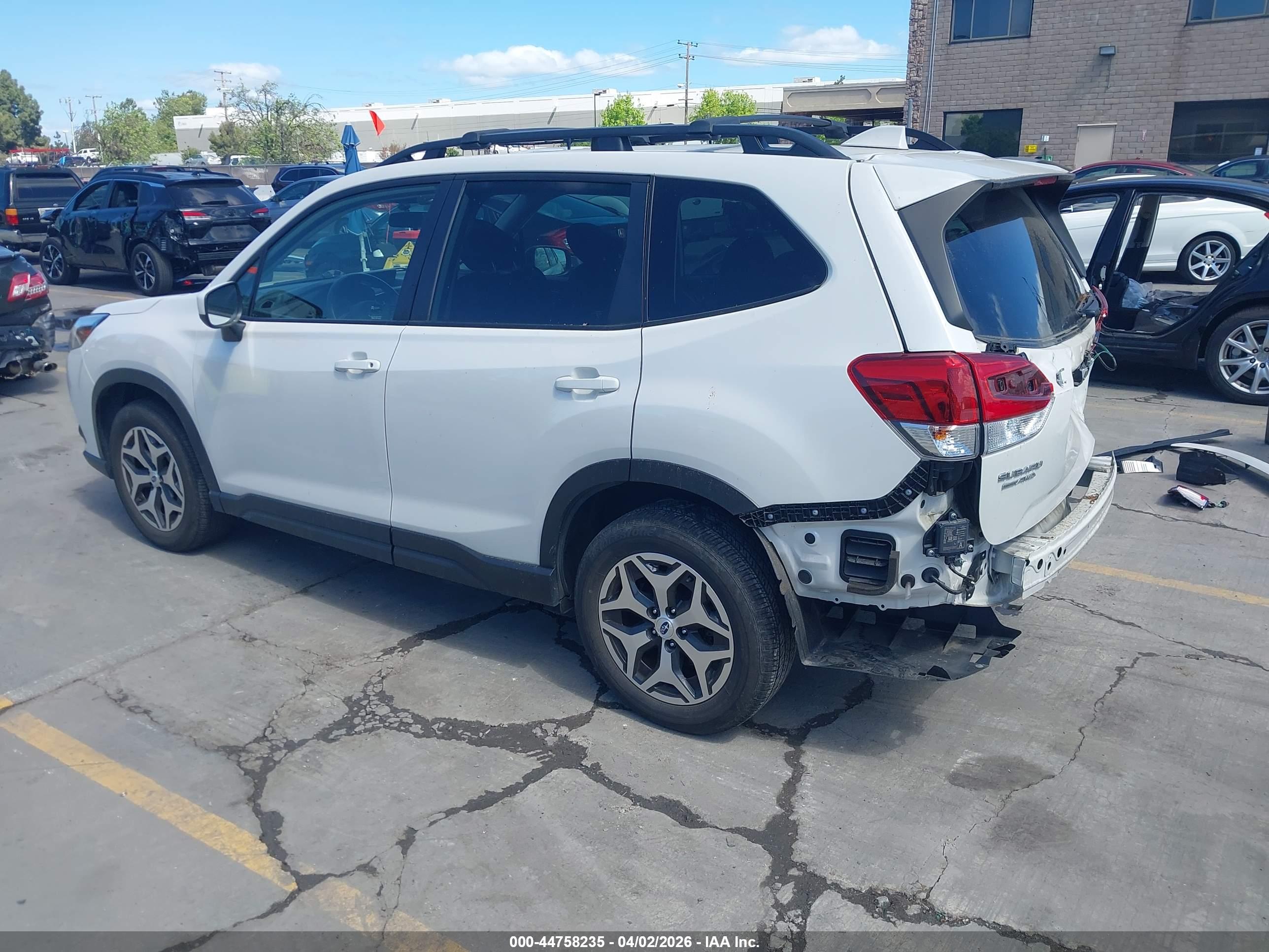 SUBARU FORESTER image 3