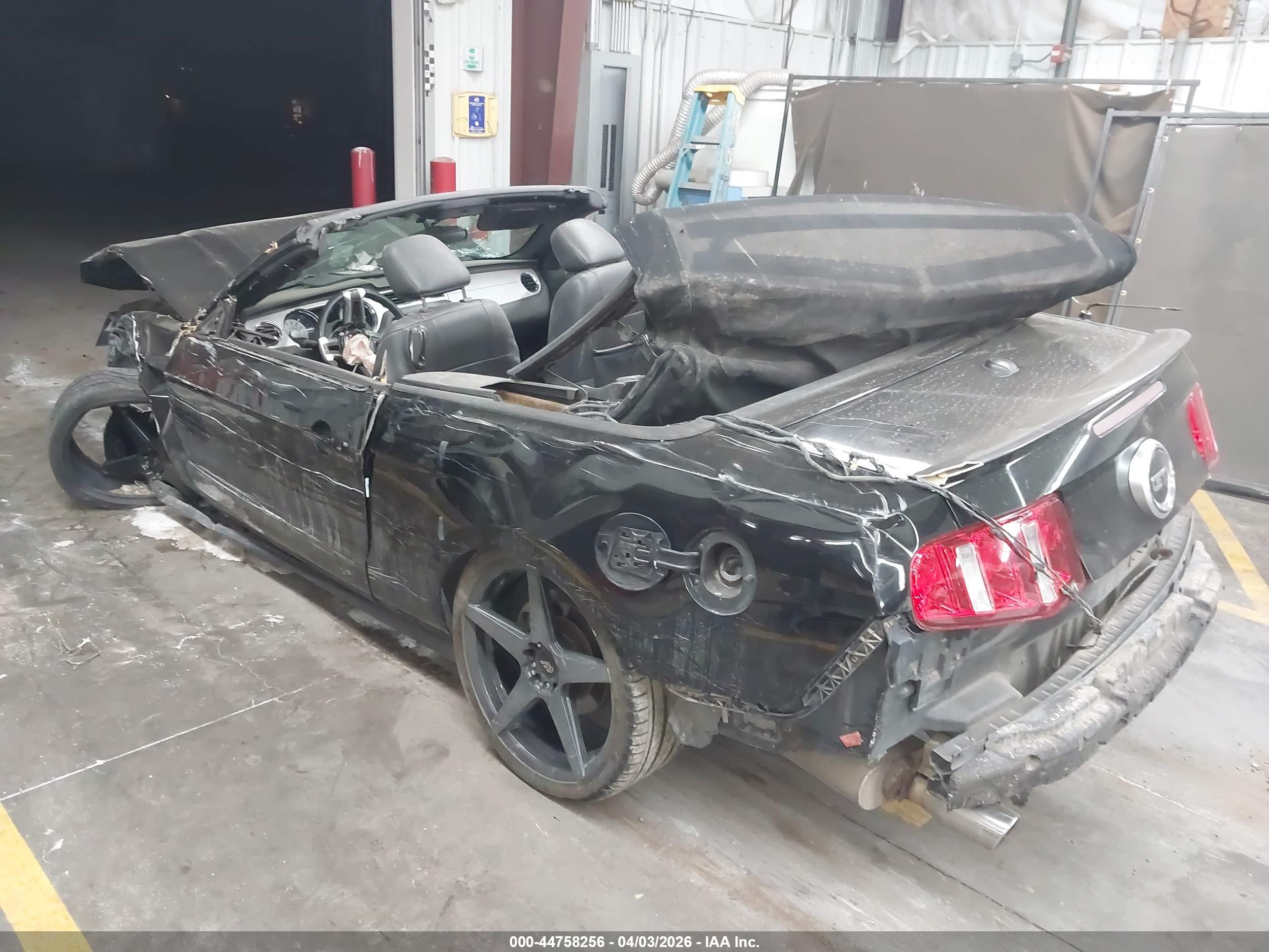 FORD MUSTANG image 3