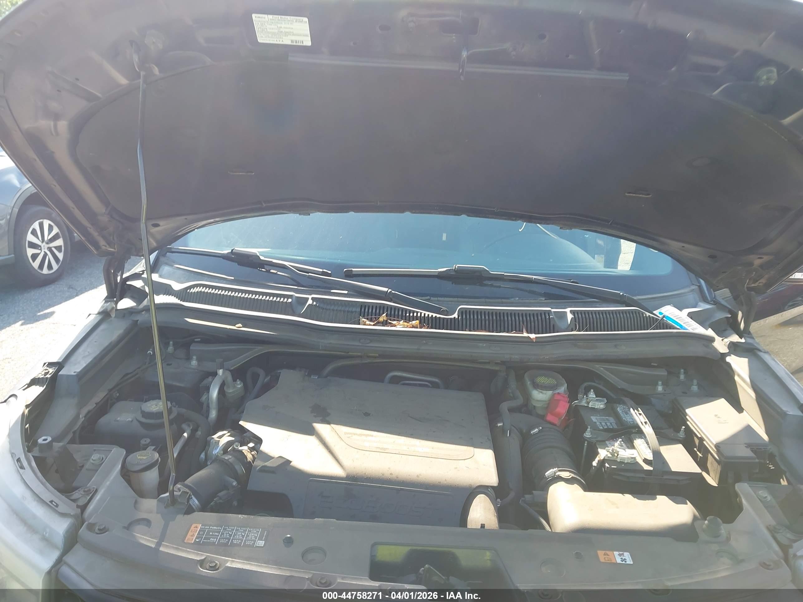 FORD EXPLORER image 10