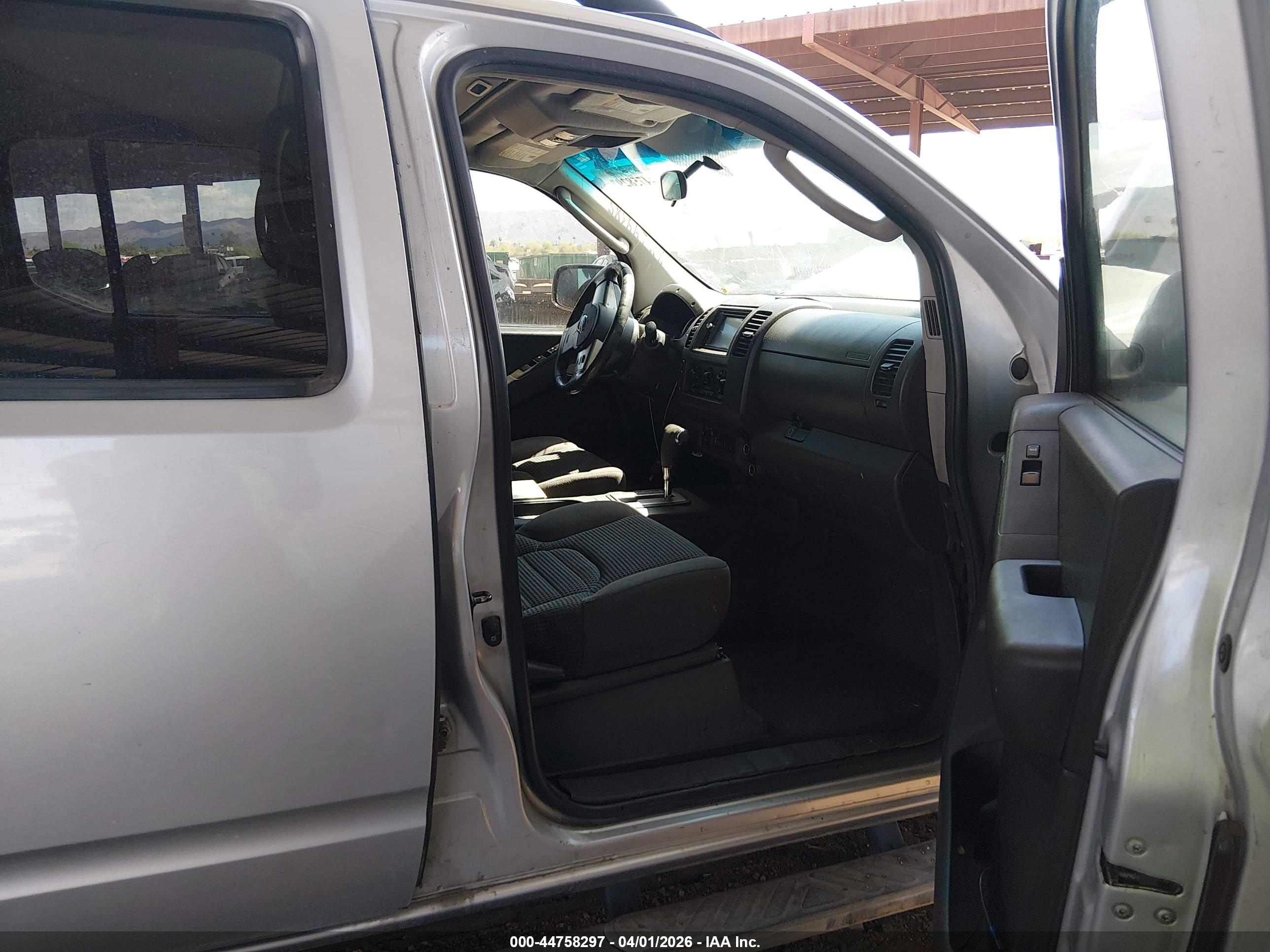 NISSAN FRONTIER image 5