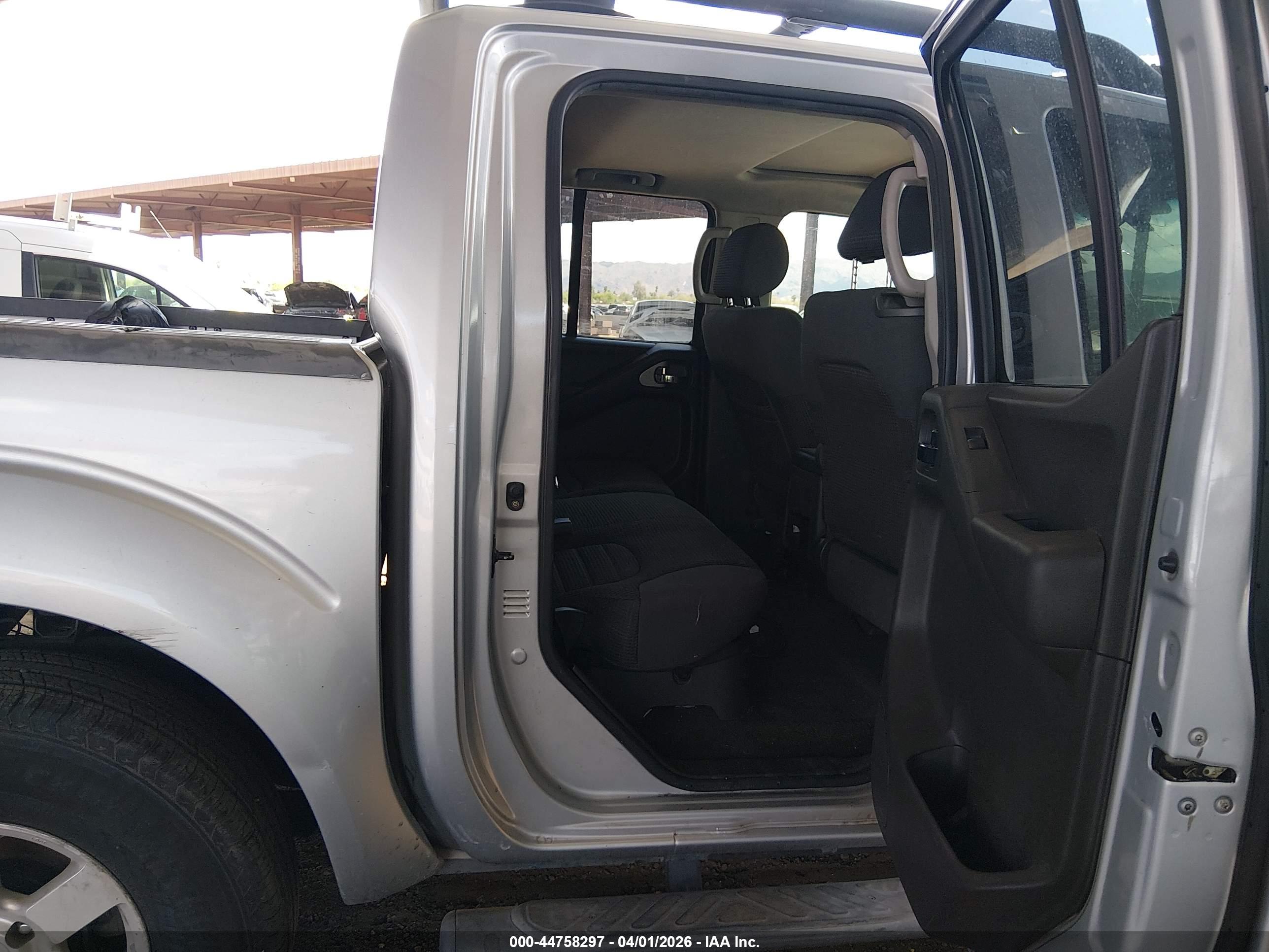 NISSAN FRONTIER image 8