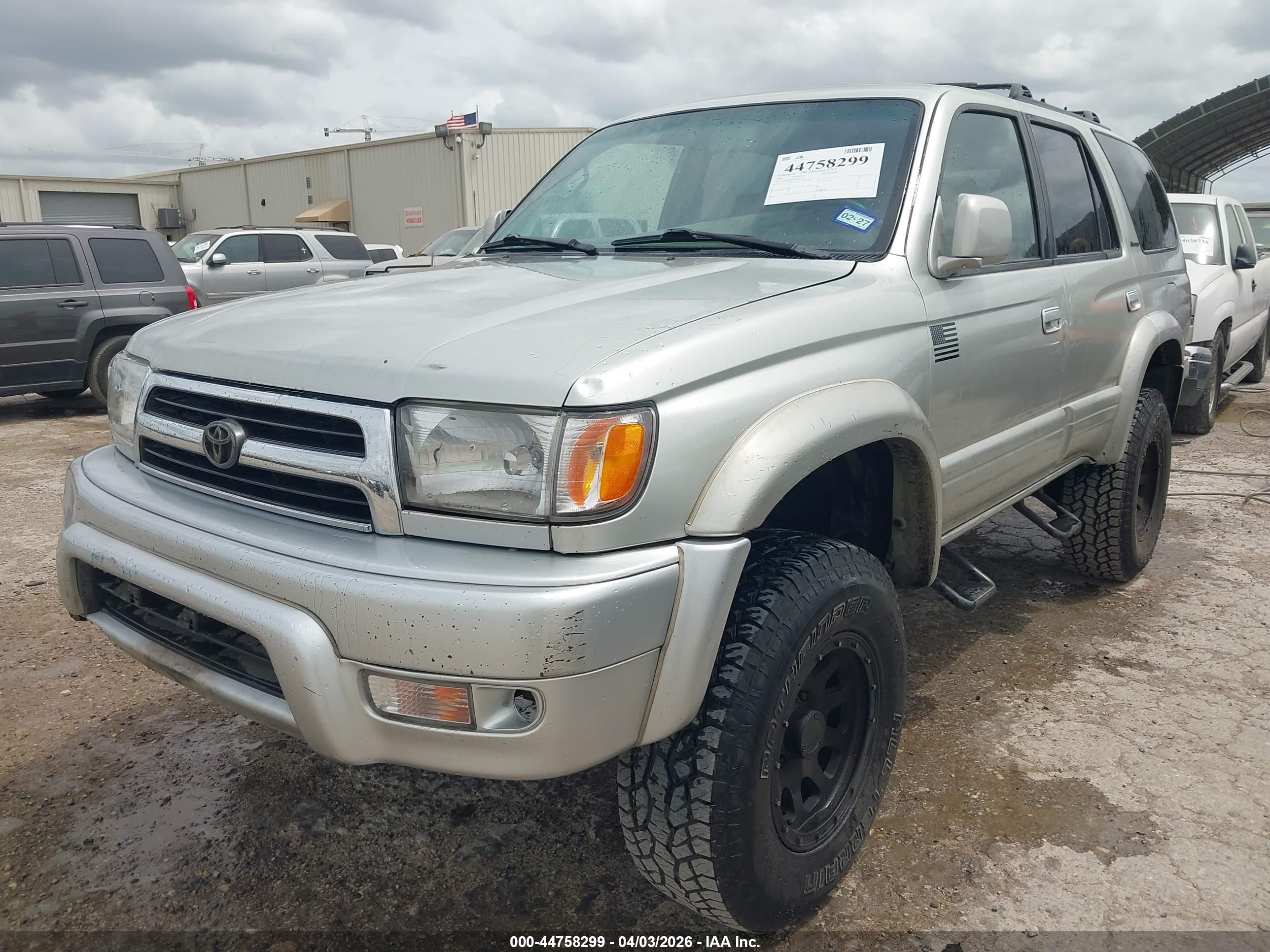 TOYOTA 4RUNNER image 2