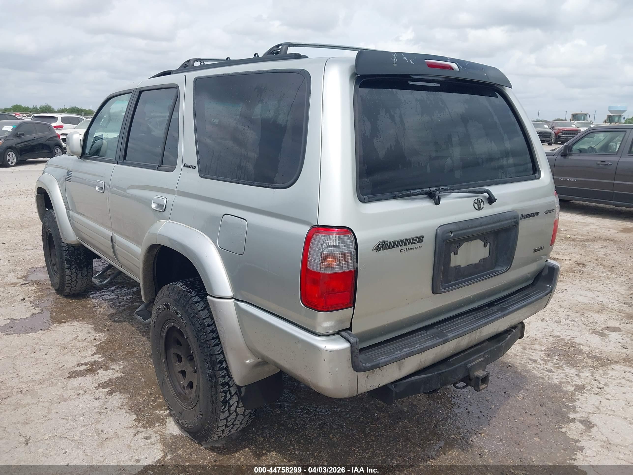 TOYOTA 4RUNNER image 6