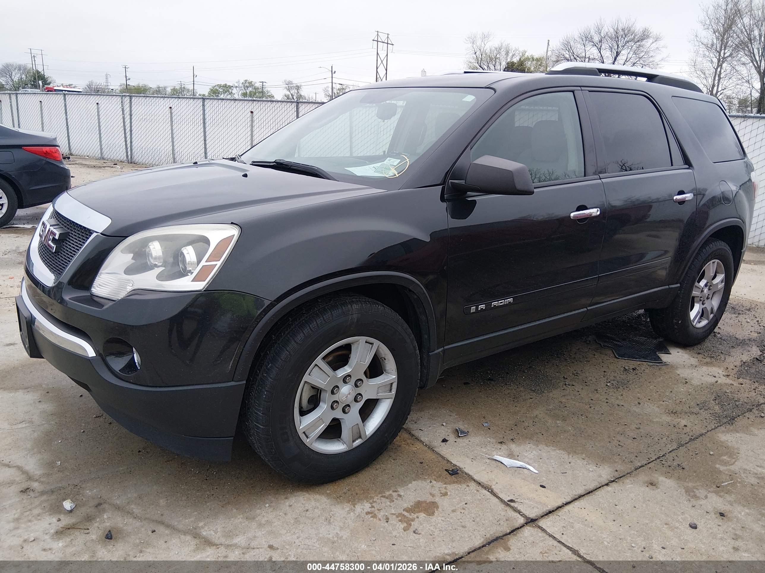 GMC ACADIA image 2
