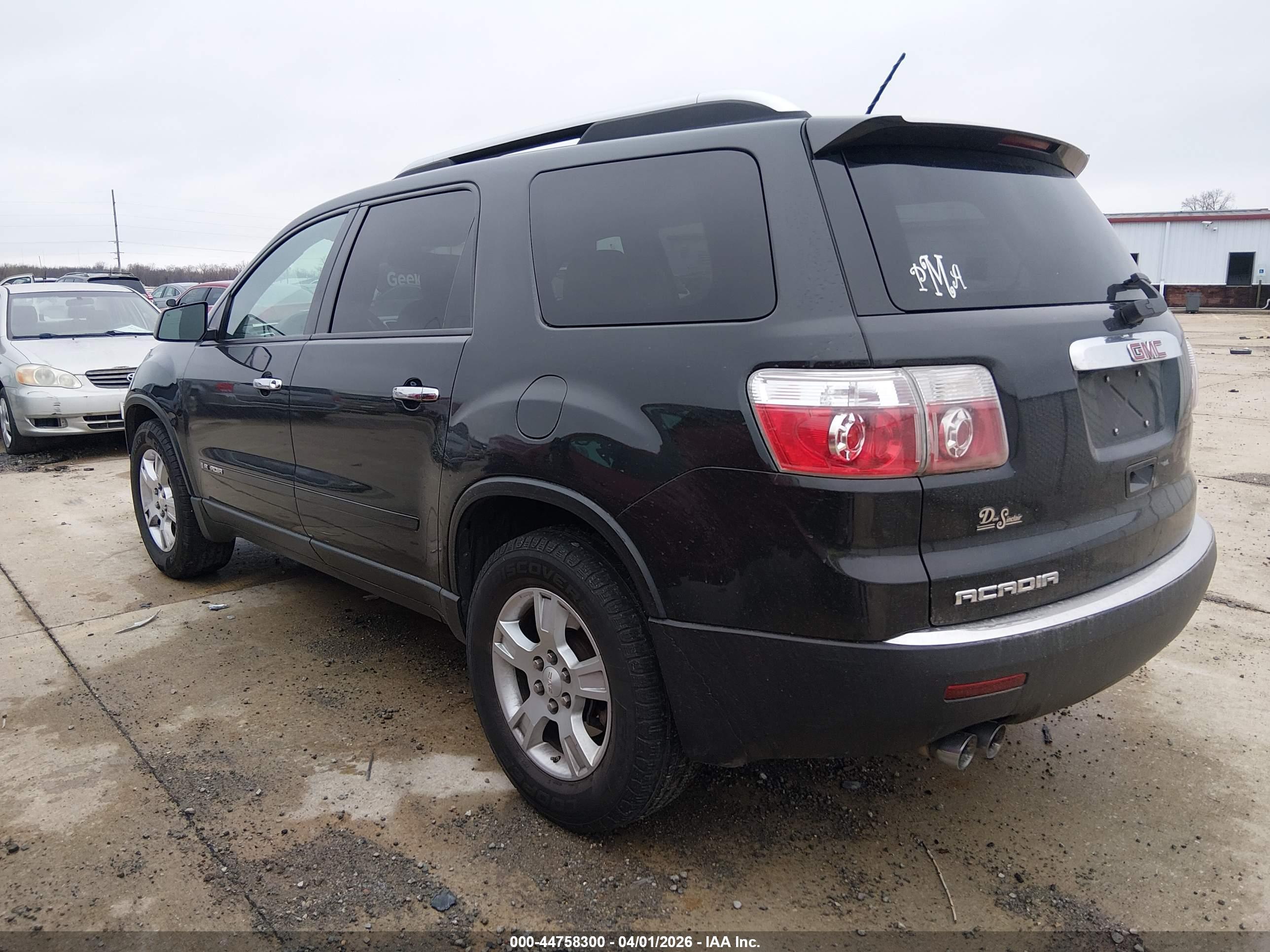 GMC ACADIA image 3