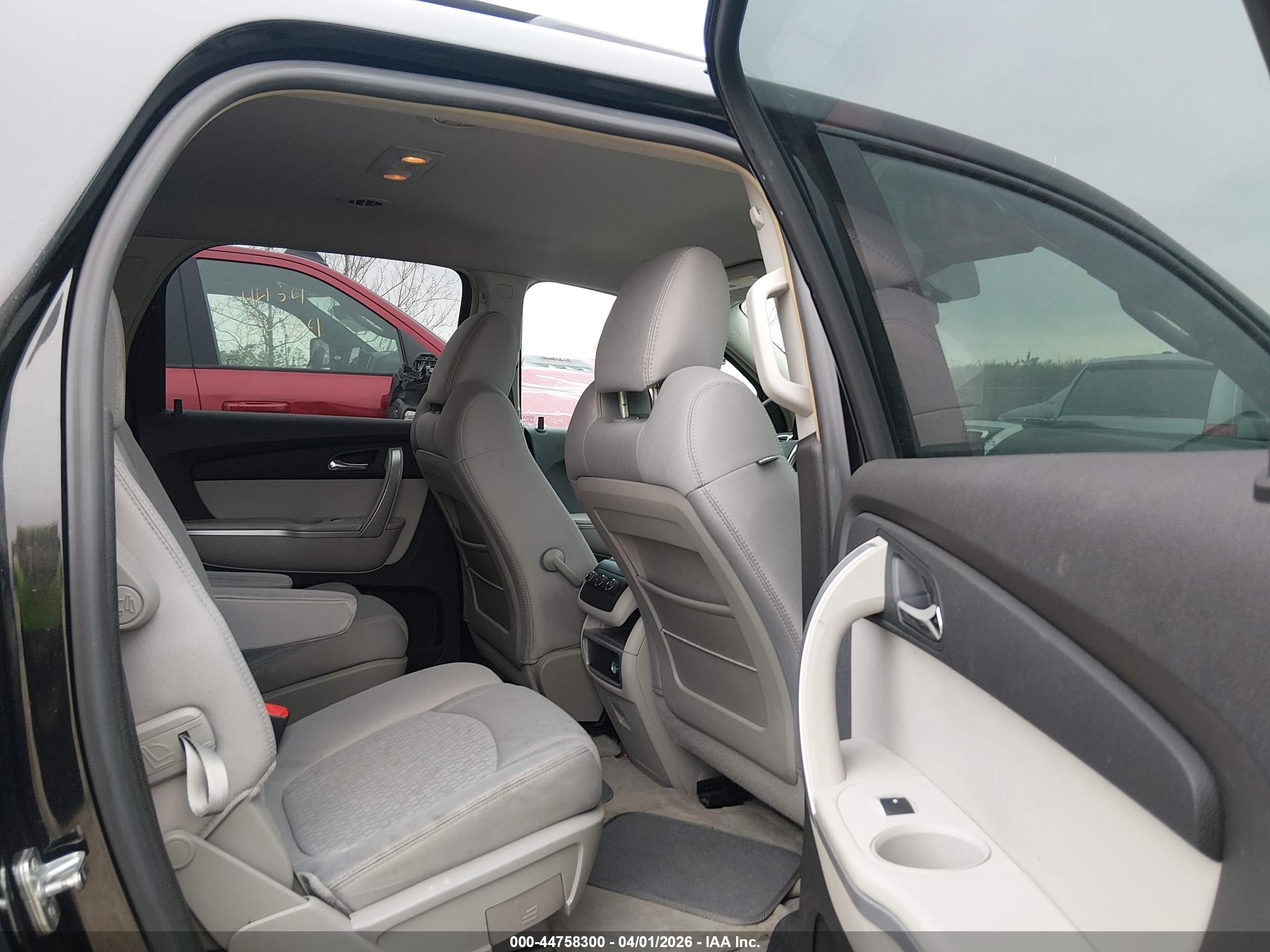 GMC ACADIA image 8