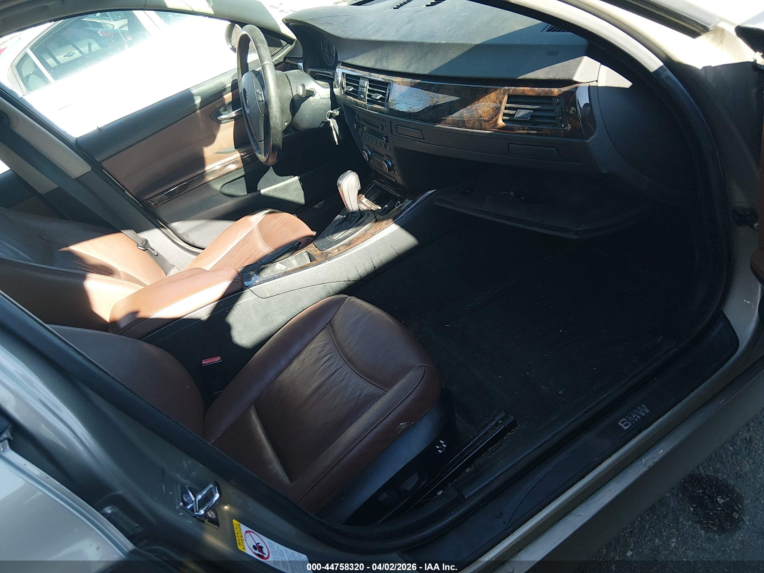 BMW 328XI image 5