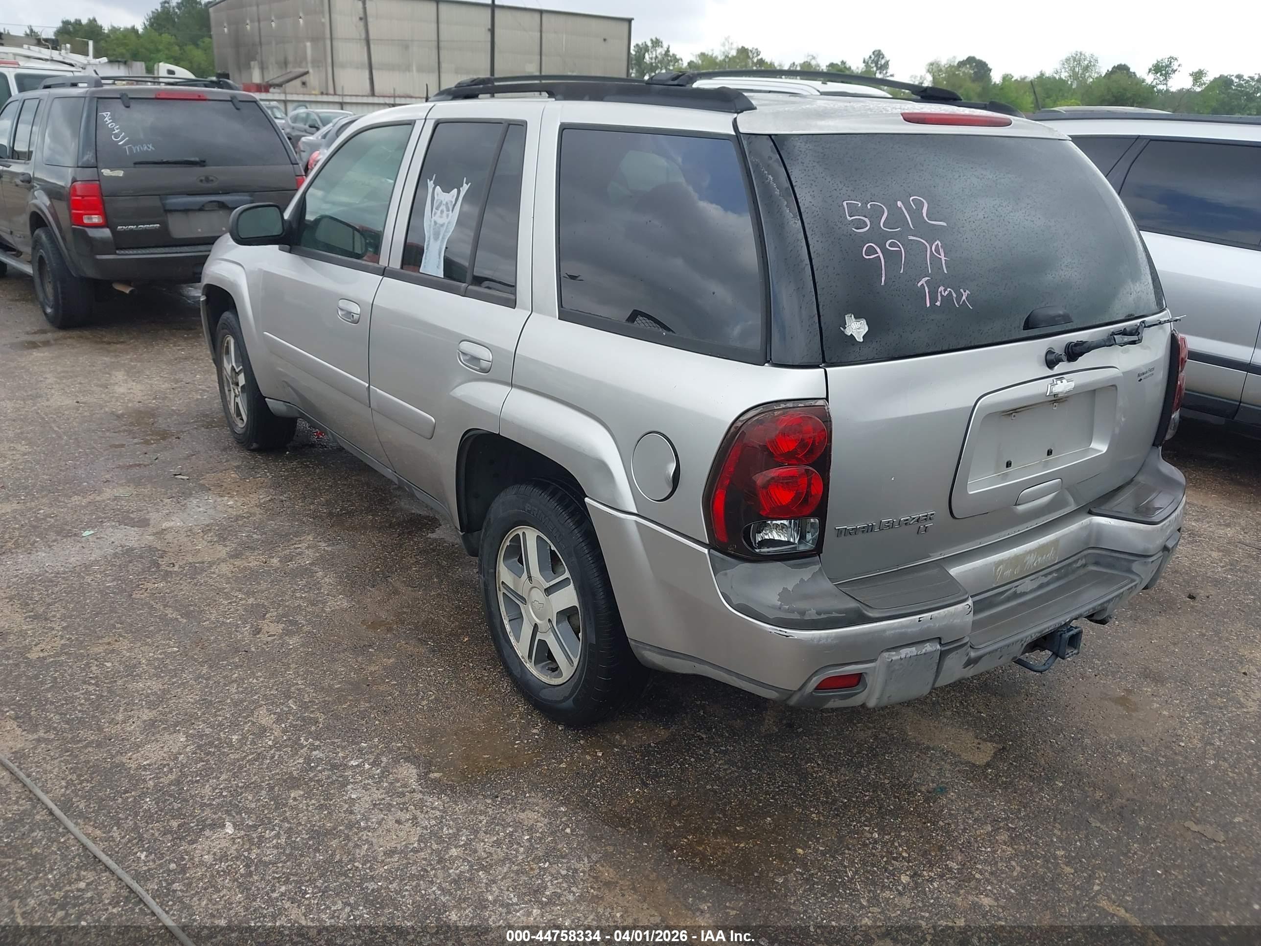 CHEVROLET TRAILBLAZER image 3