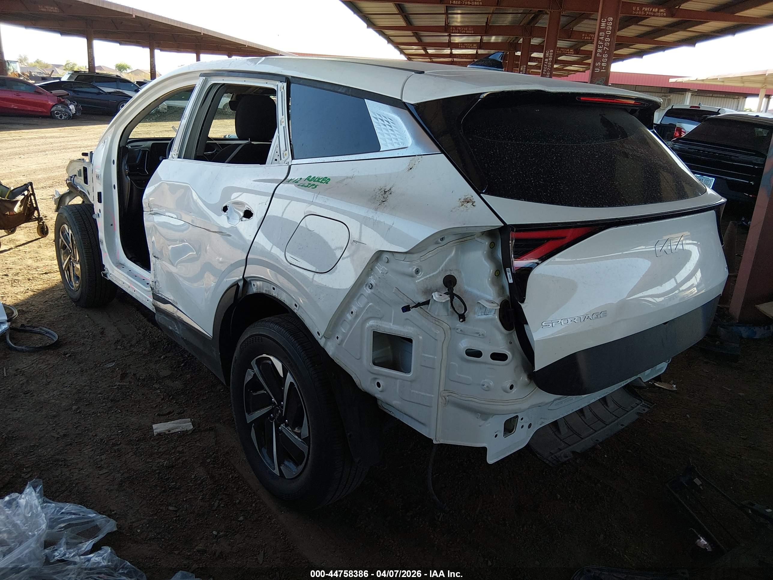 KIA SPORTAGE image 3