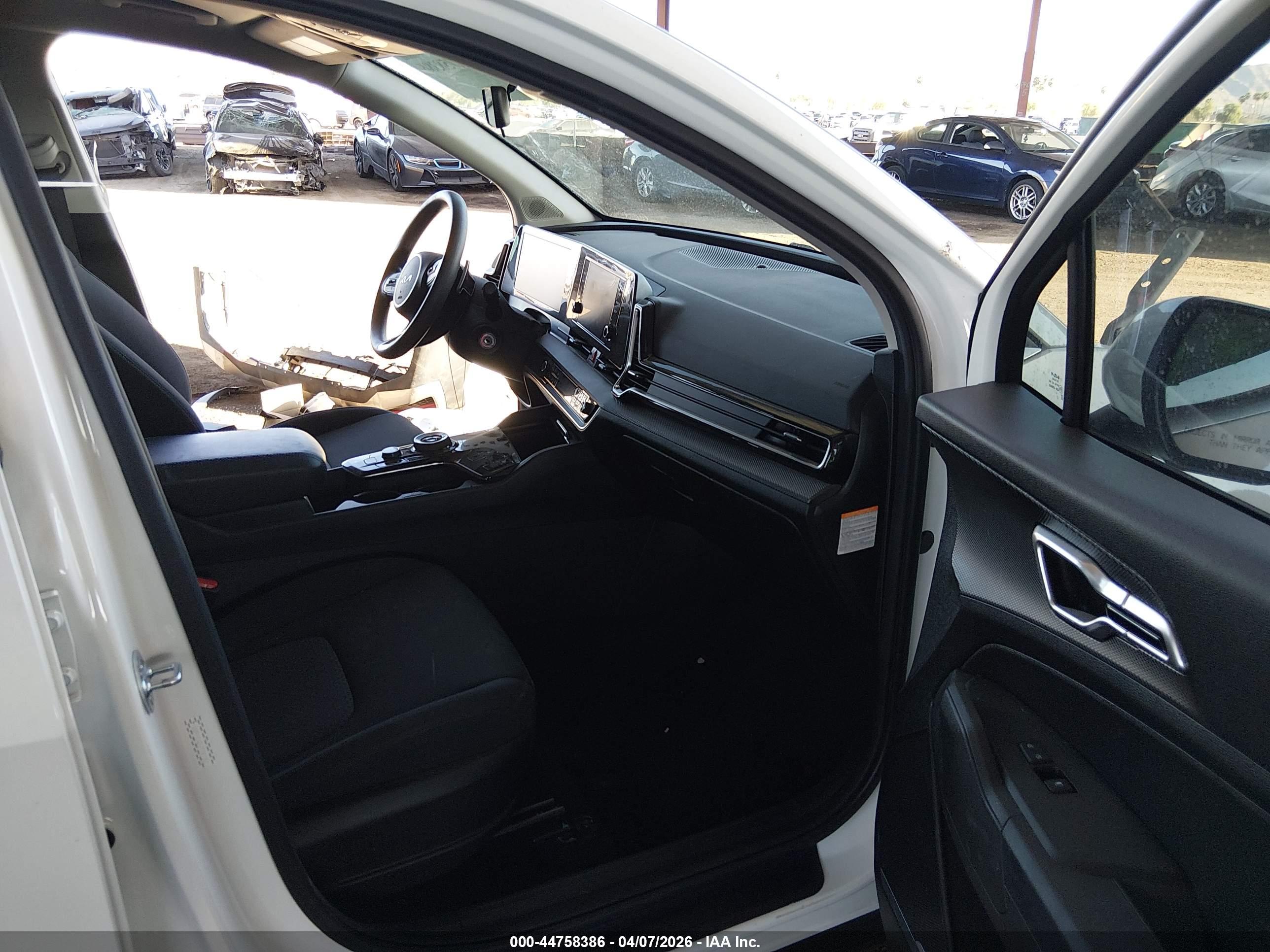 KIA SPORTAGE image 5
