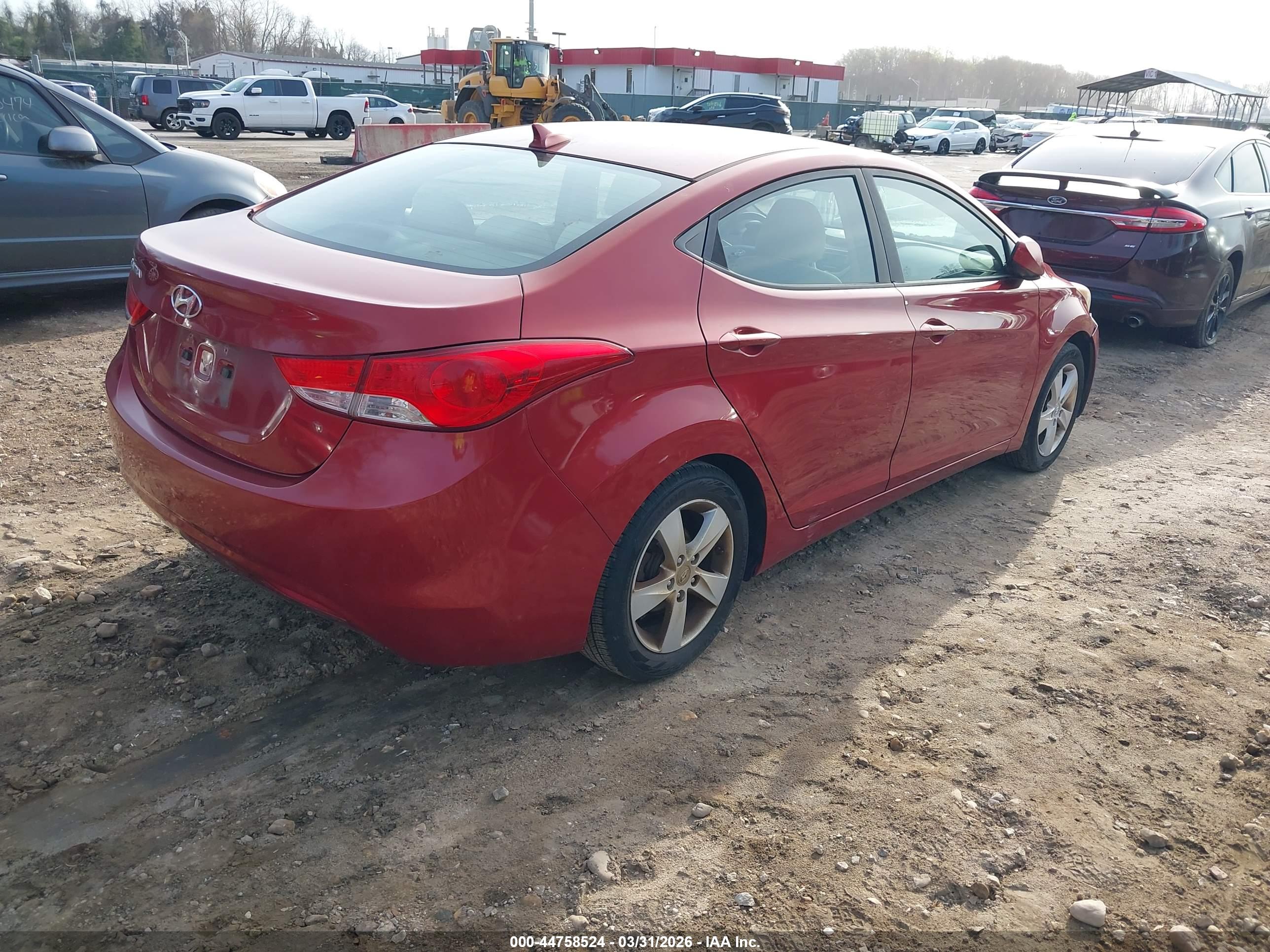 HYUNDAI ELANTRA image 4