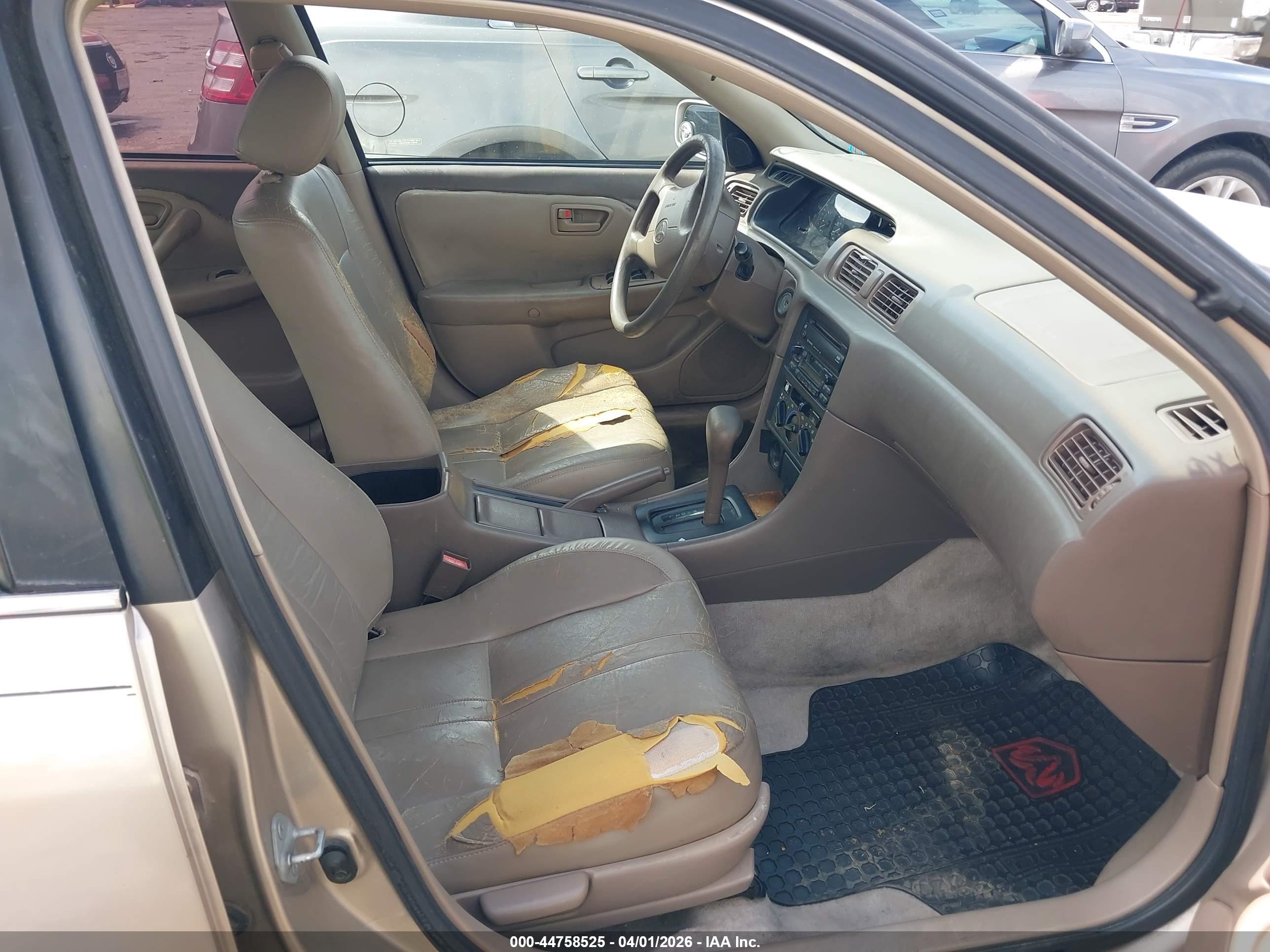 TOYOTA CAMRY image 5