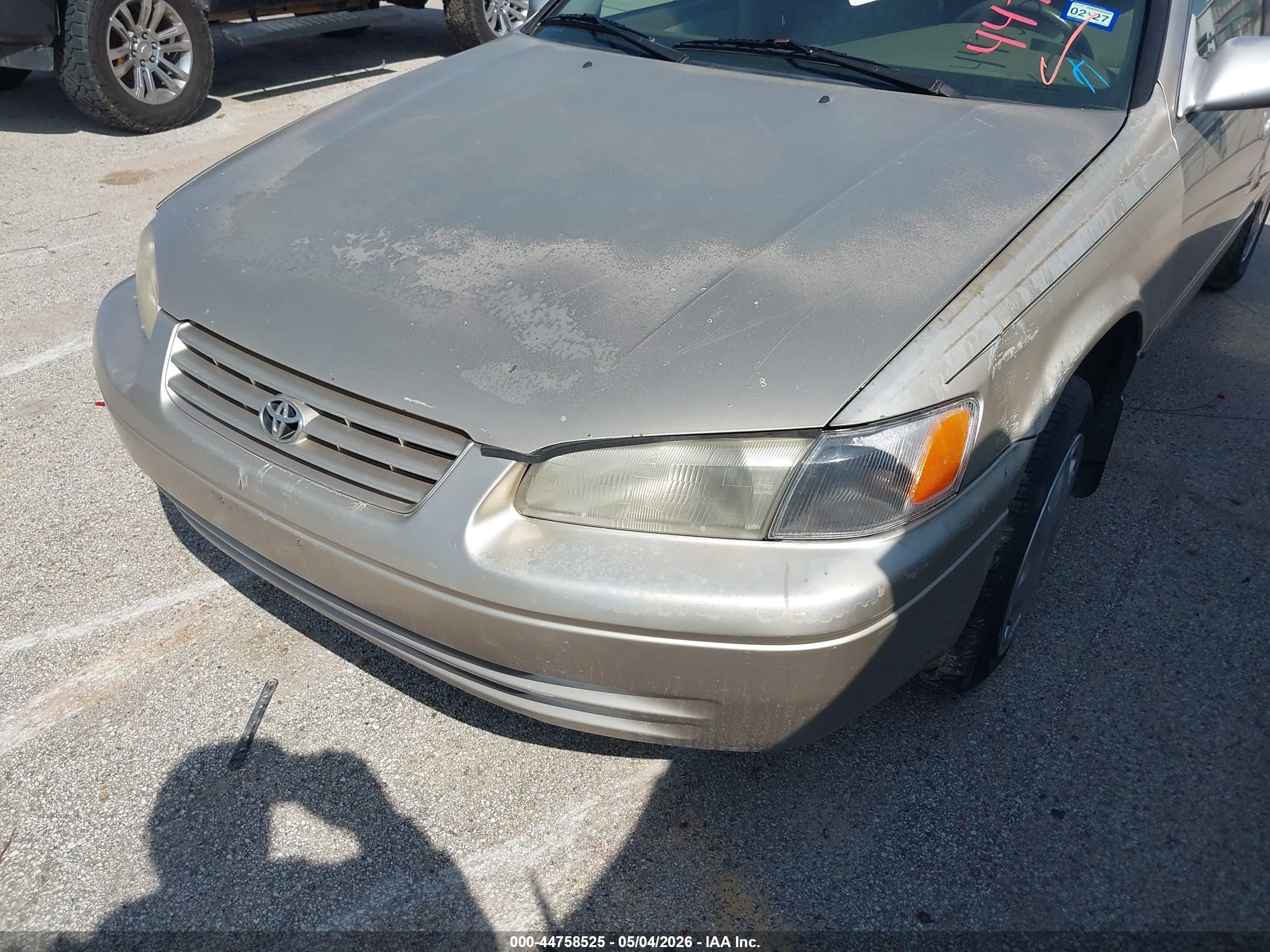 TOYOTA CAMRY image 6