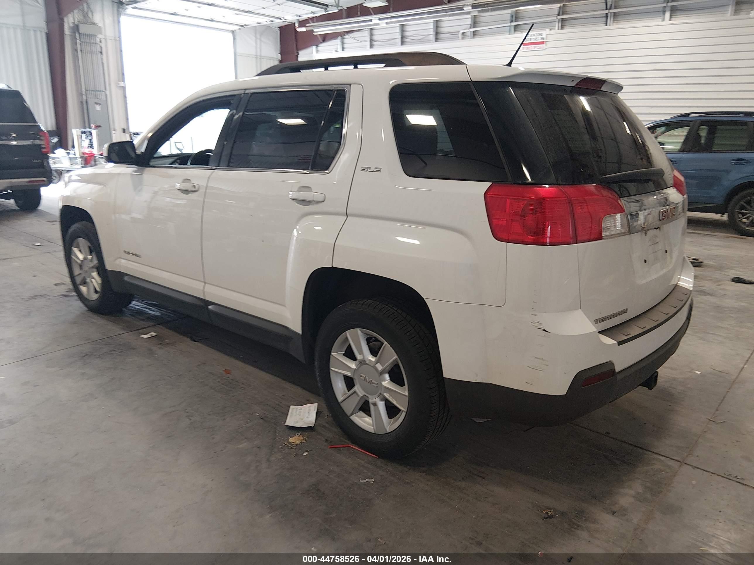 GMC TERRAIN image 3