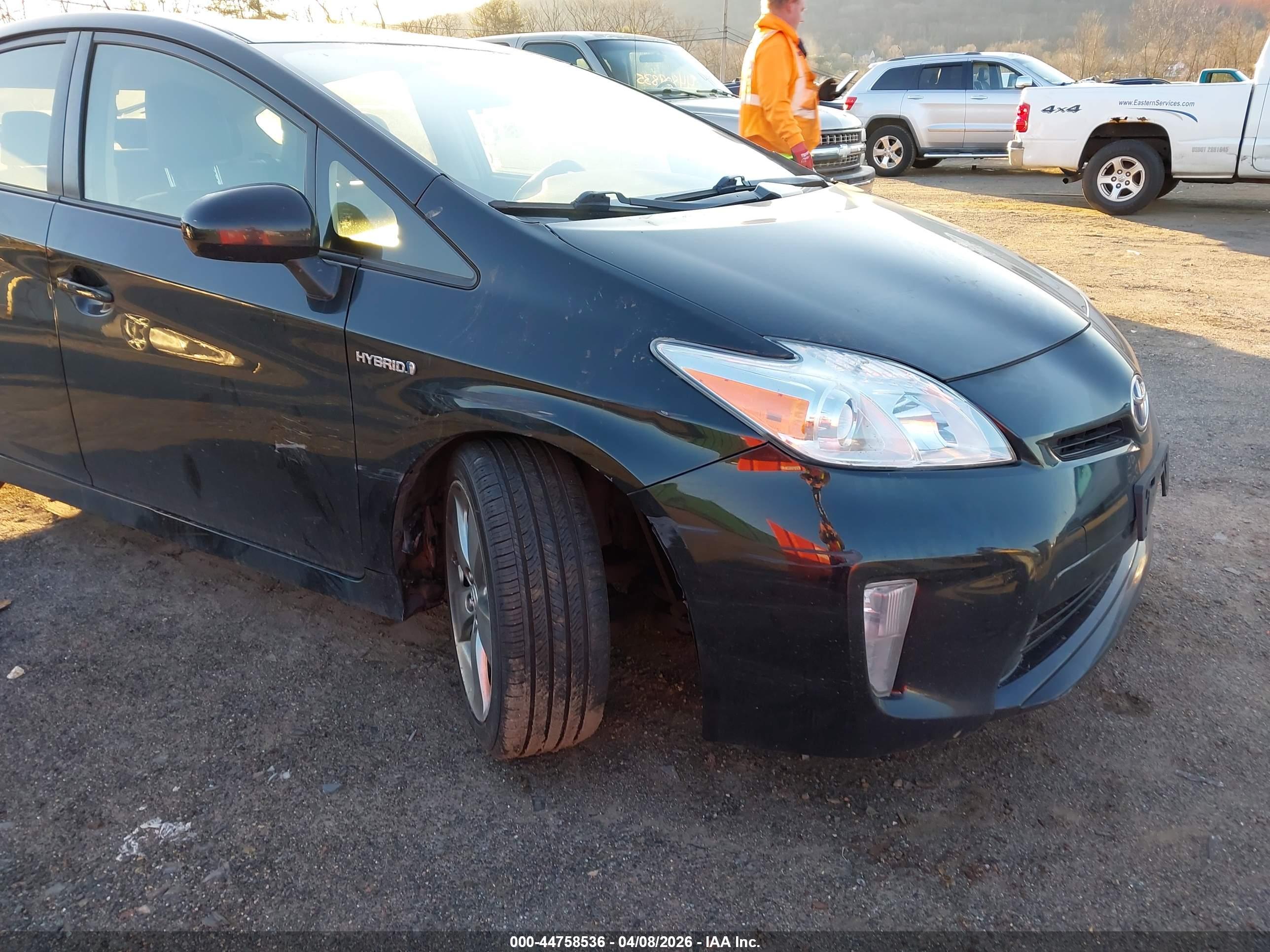 TOYOTA PRIUS image 6