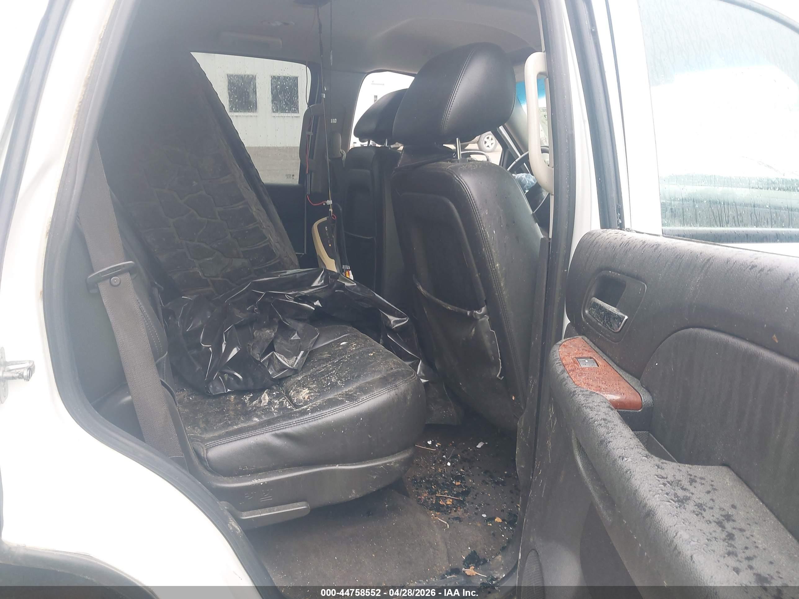 CHEVROLET TAHOE image 8
