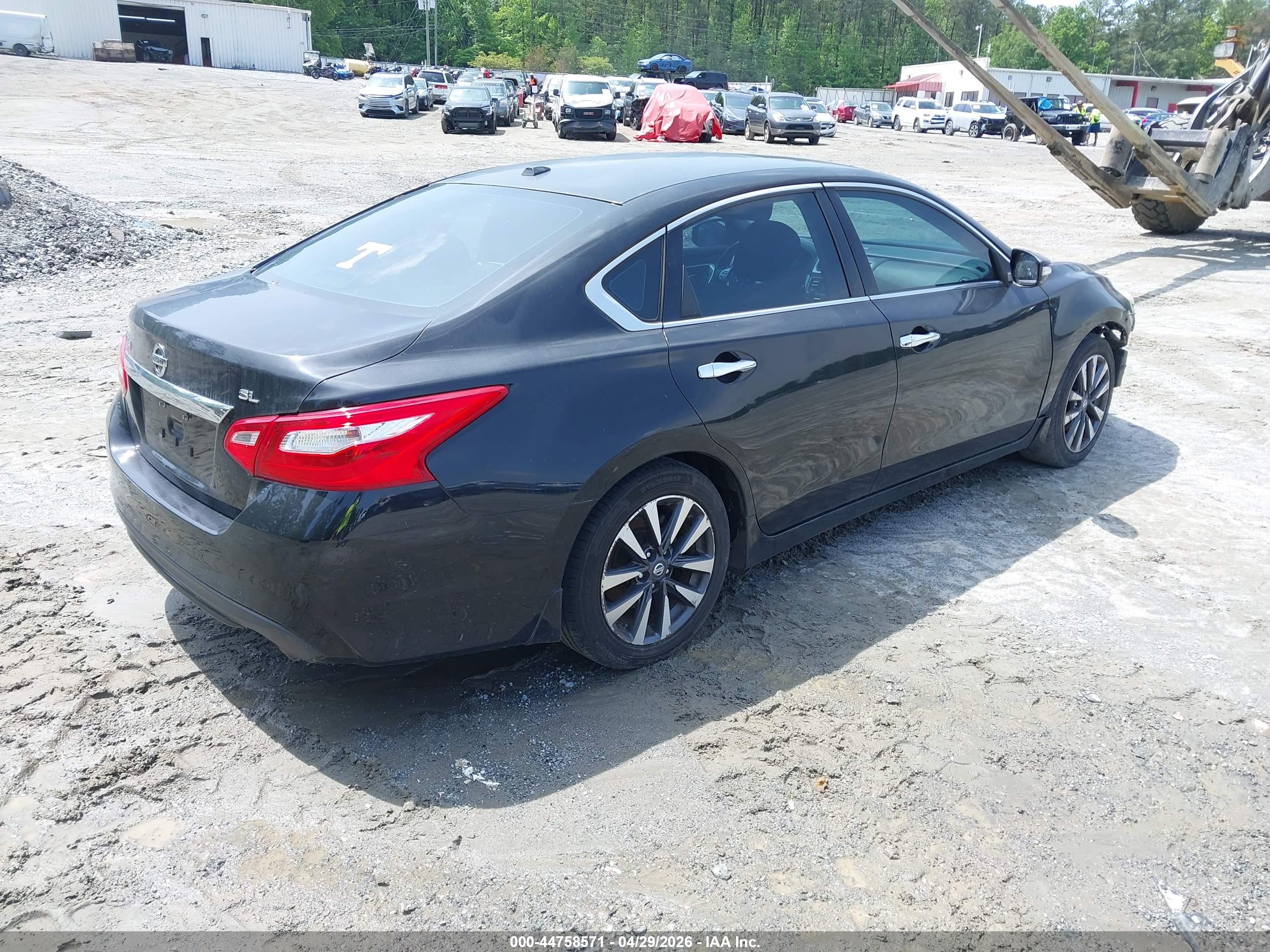 NISSAN ALTIMA image 4