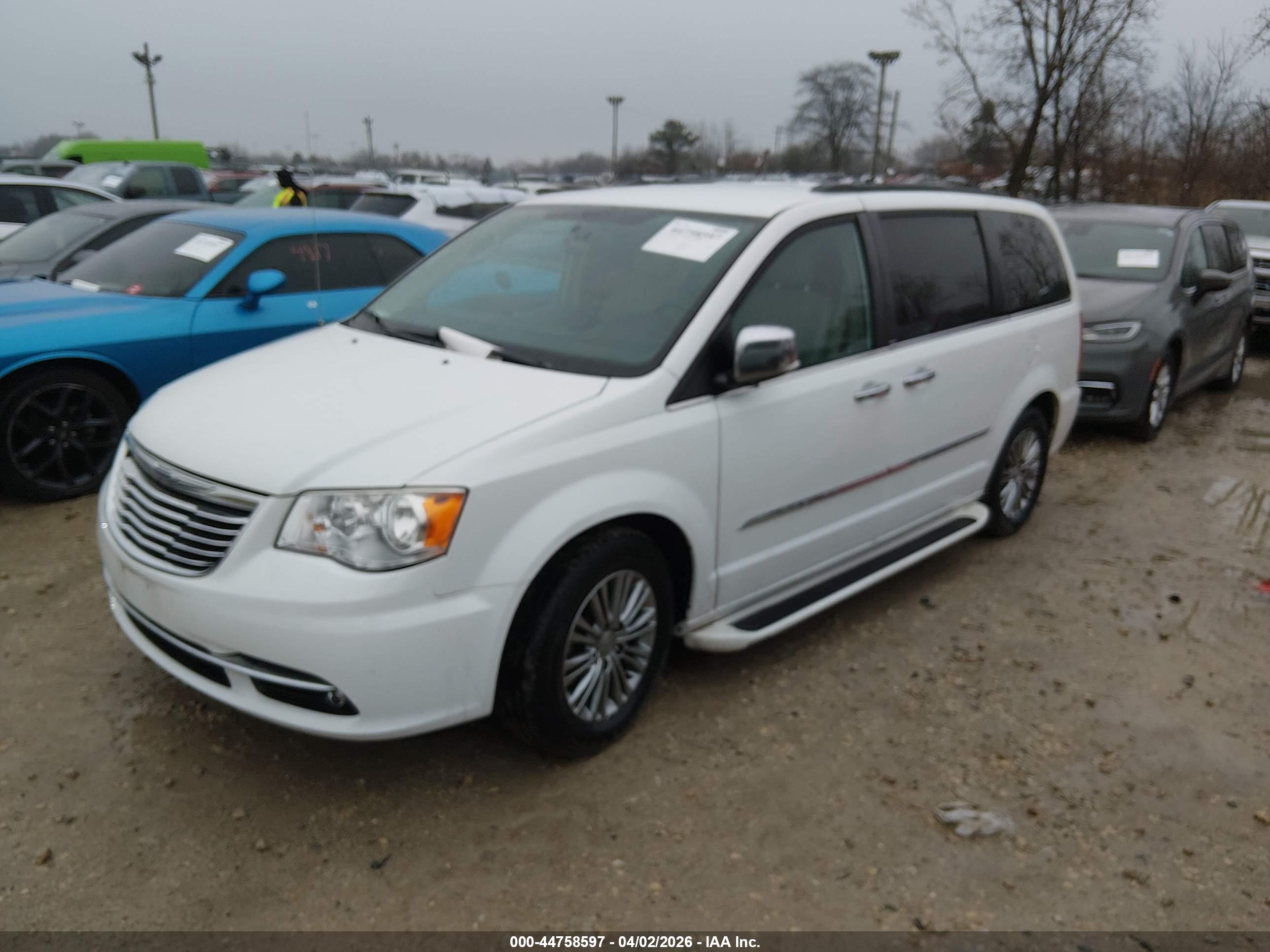 CHRYSLER TOWN image 2