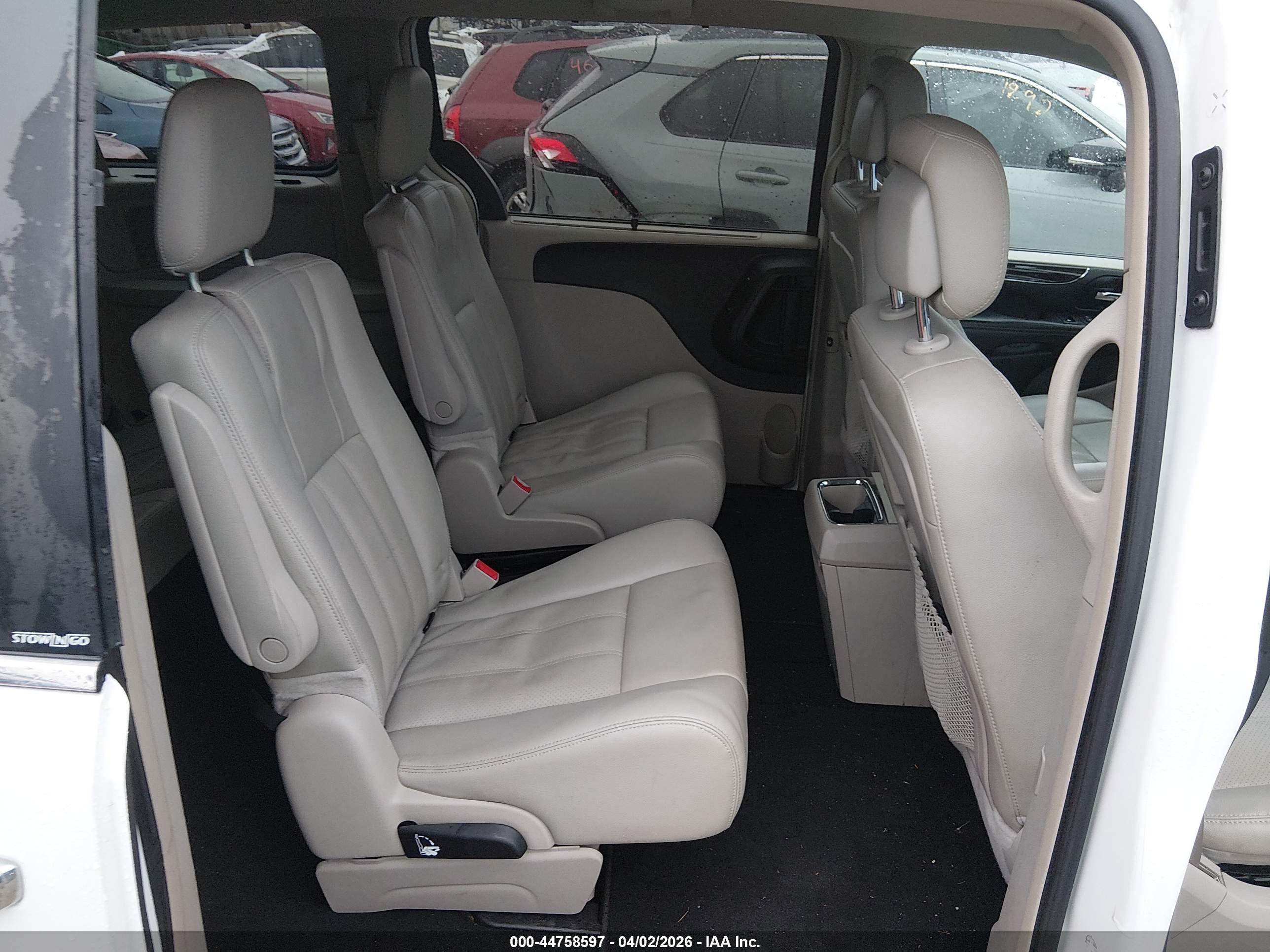 CHRYSLER TOWN image 8