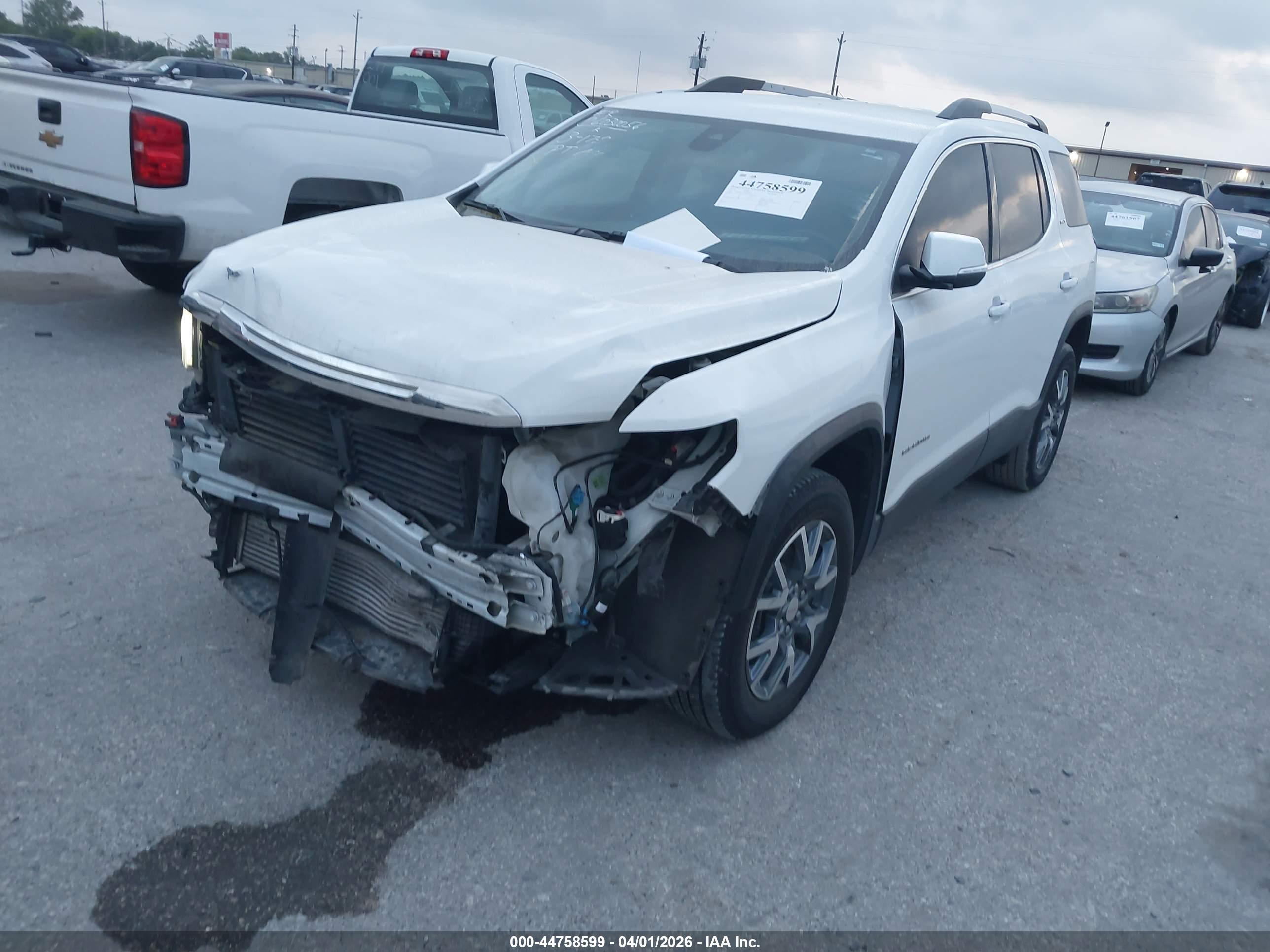 GMC ACADIA image 2