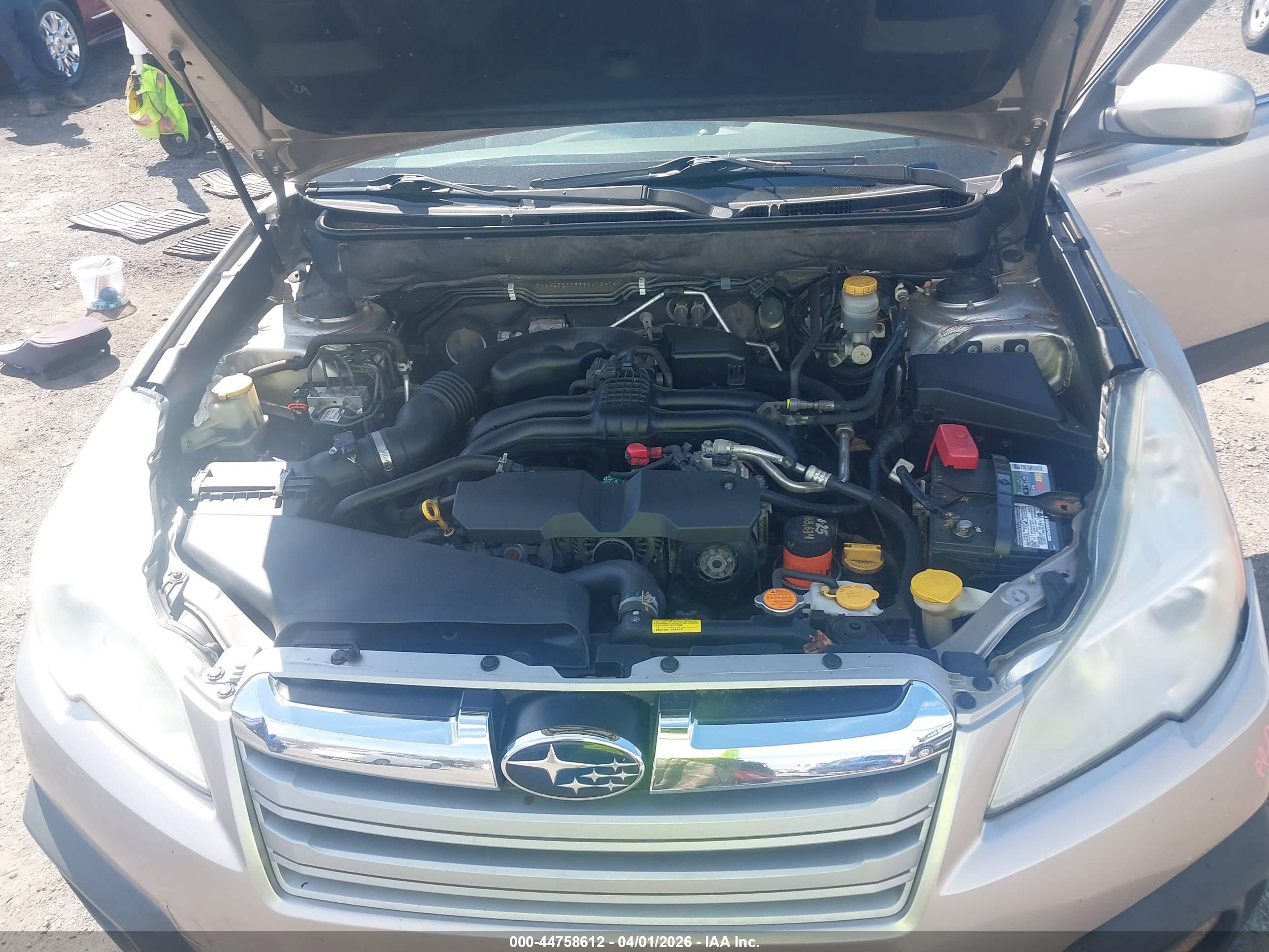 SUBARU OUTBACK image 10