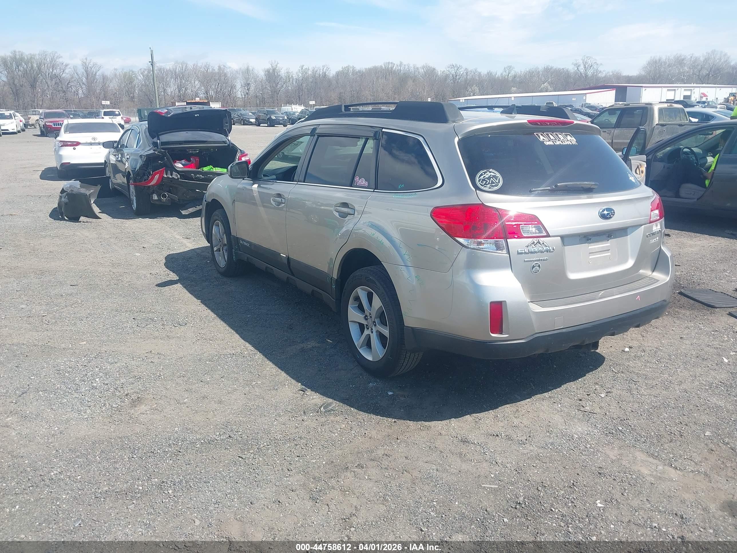 SUBARU OUTBACK image 3