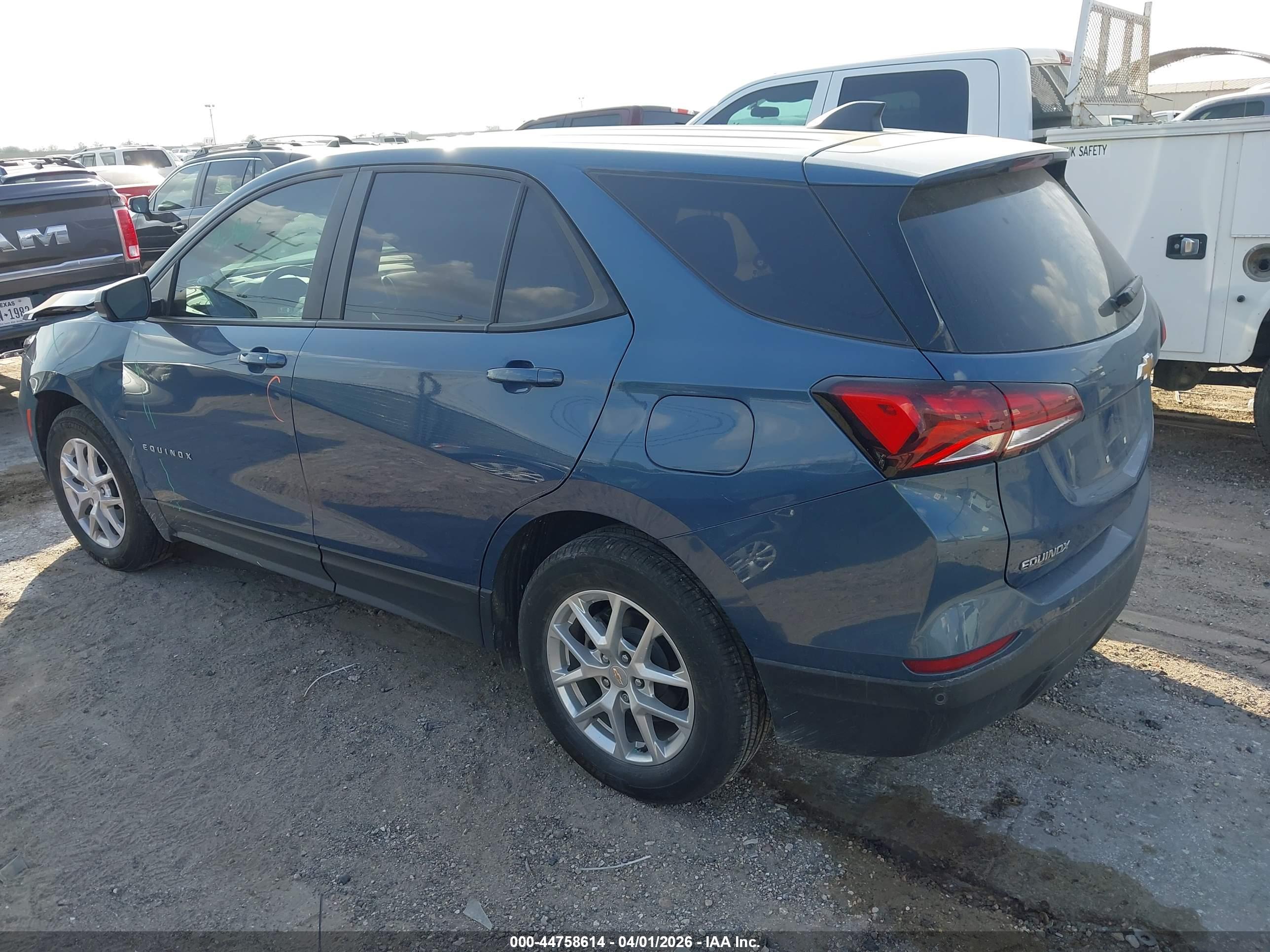 CHEVROLET EQUINOX image 3