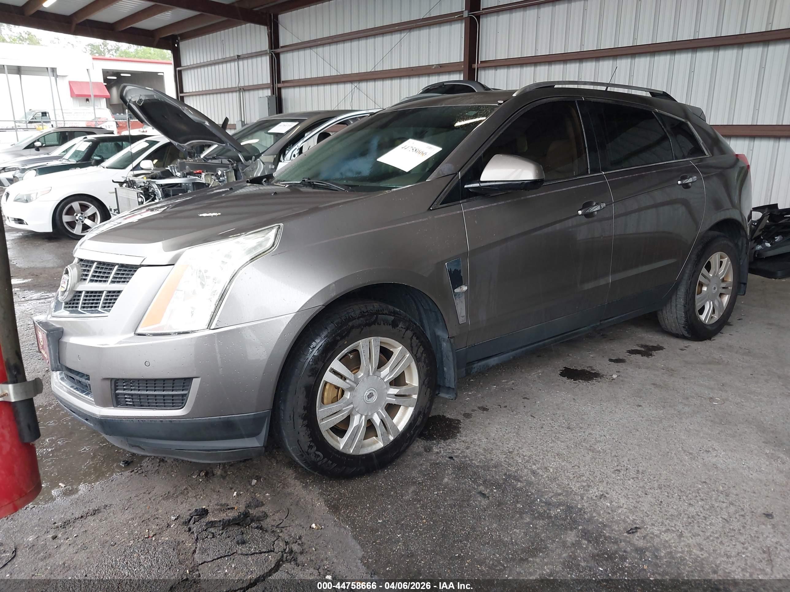 CADILLAC SRX image 2