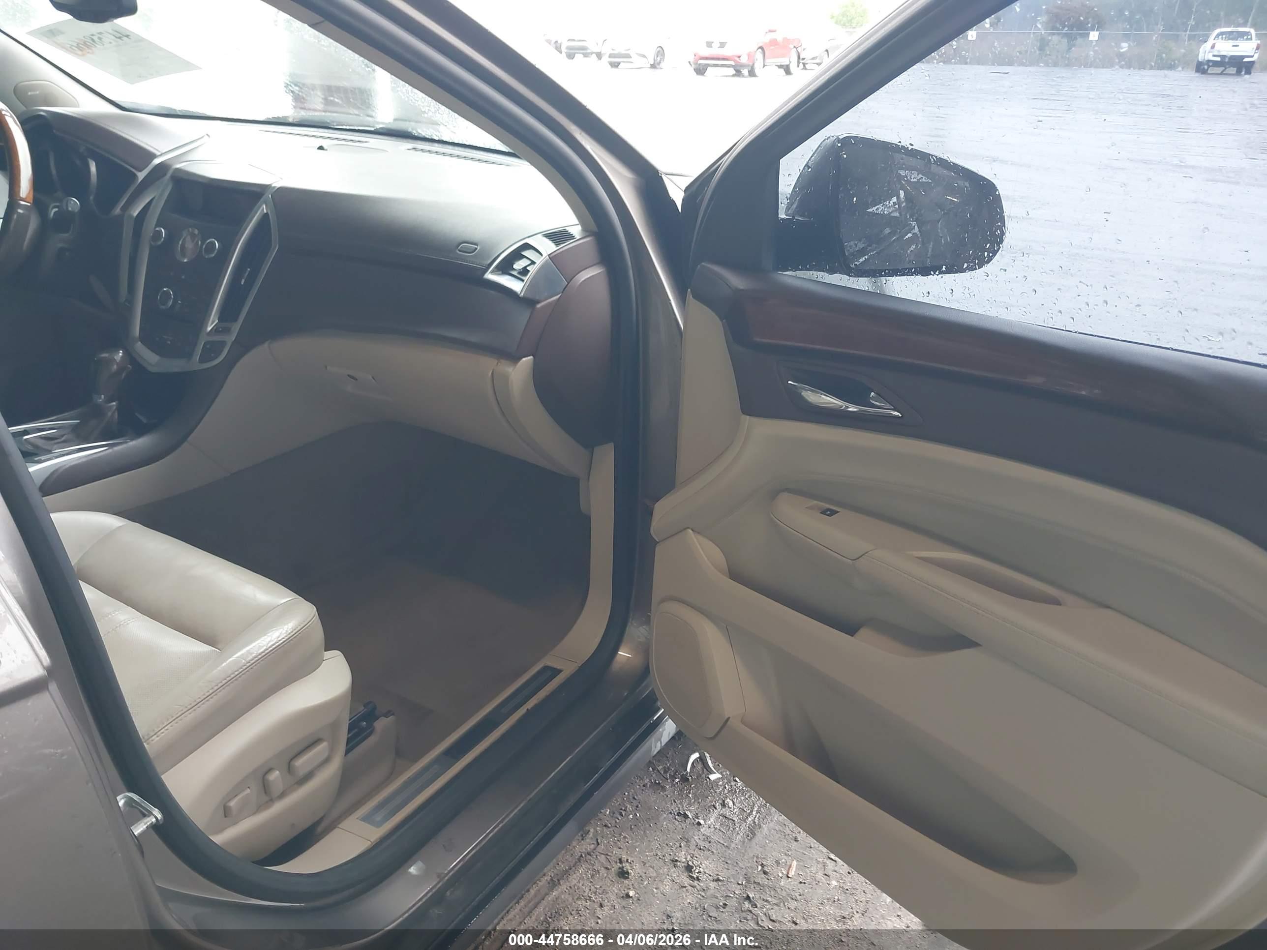CADILLAC SRX image 5
