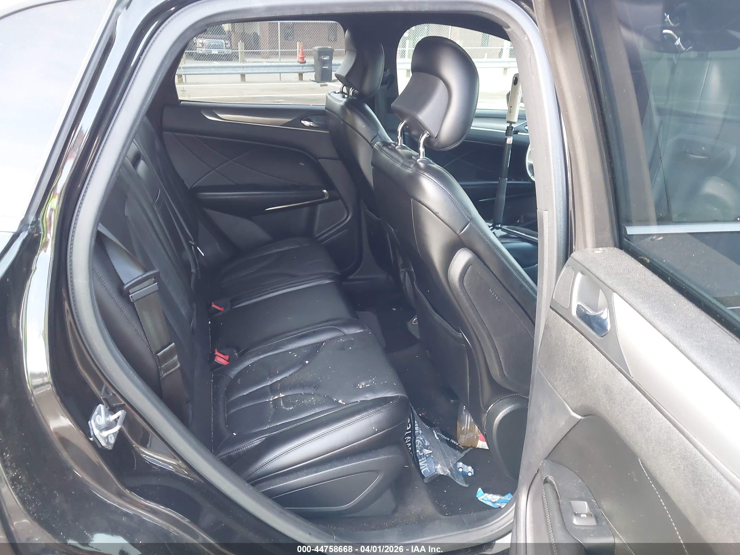 LINCOLN MKC image 8