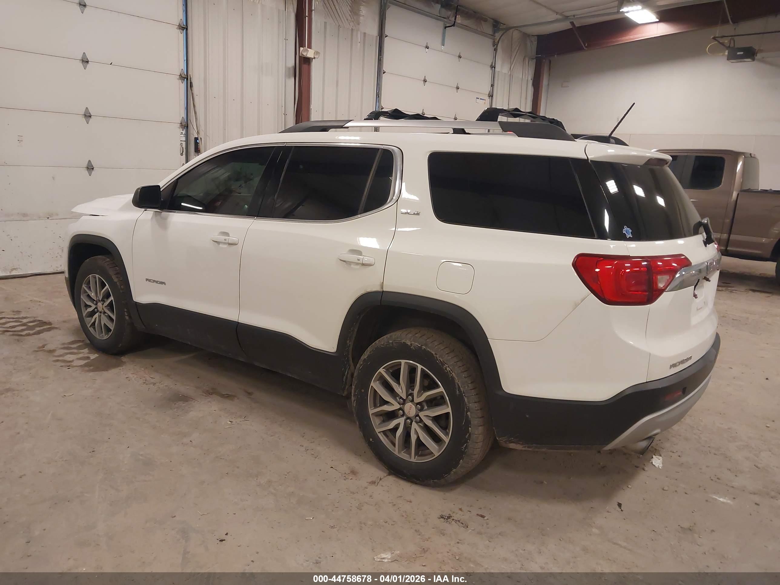 GMC ACADIA image 3