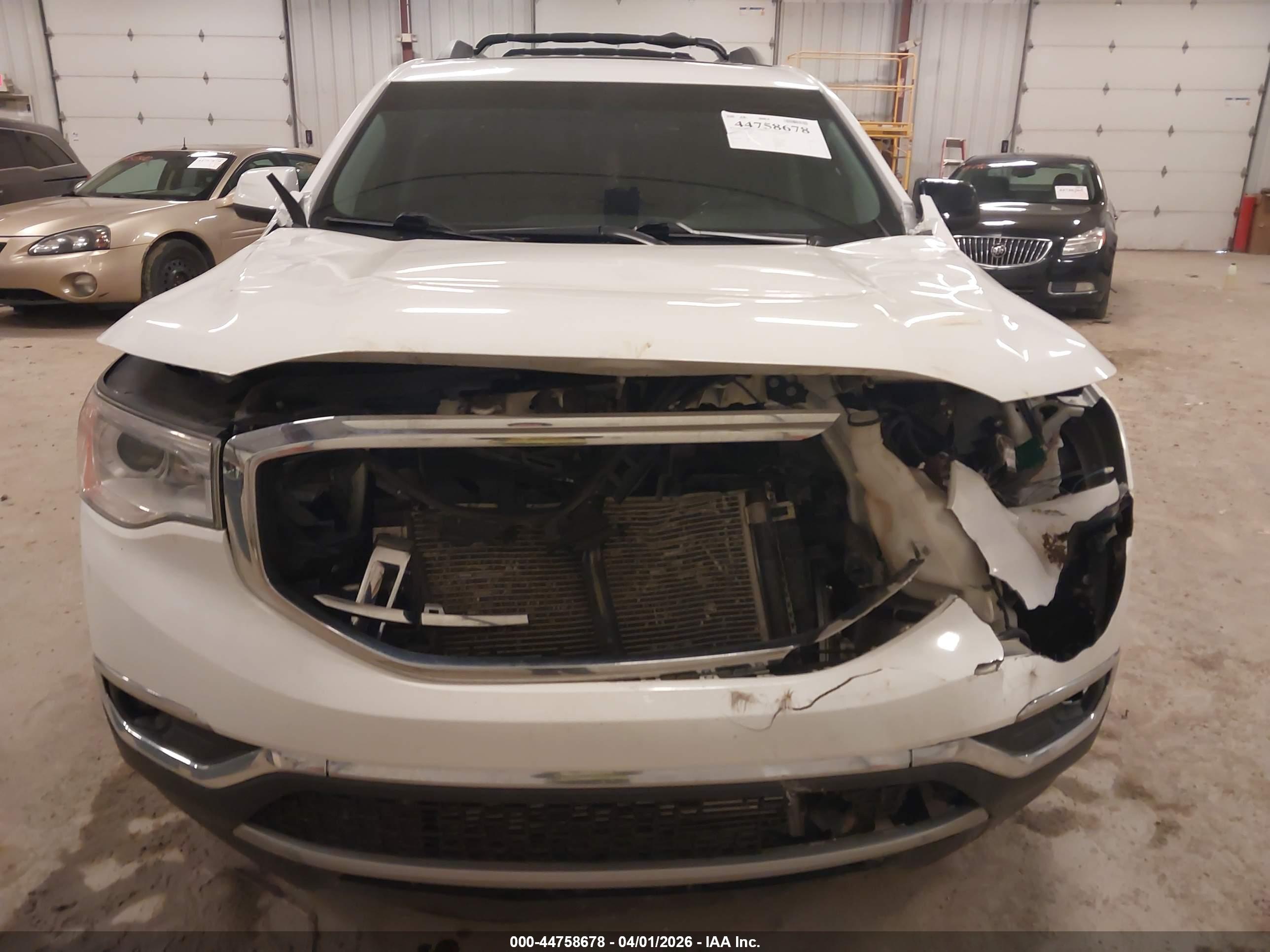 GMC ACADIA image 6