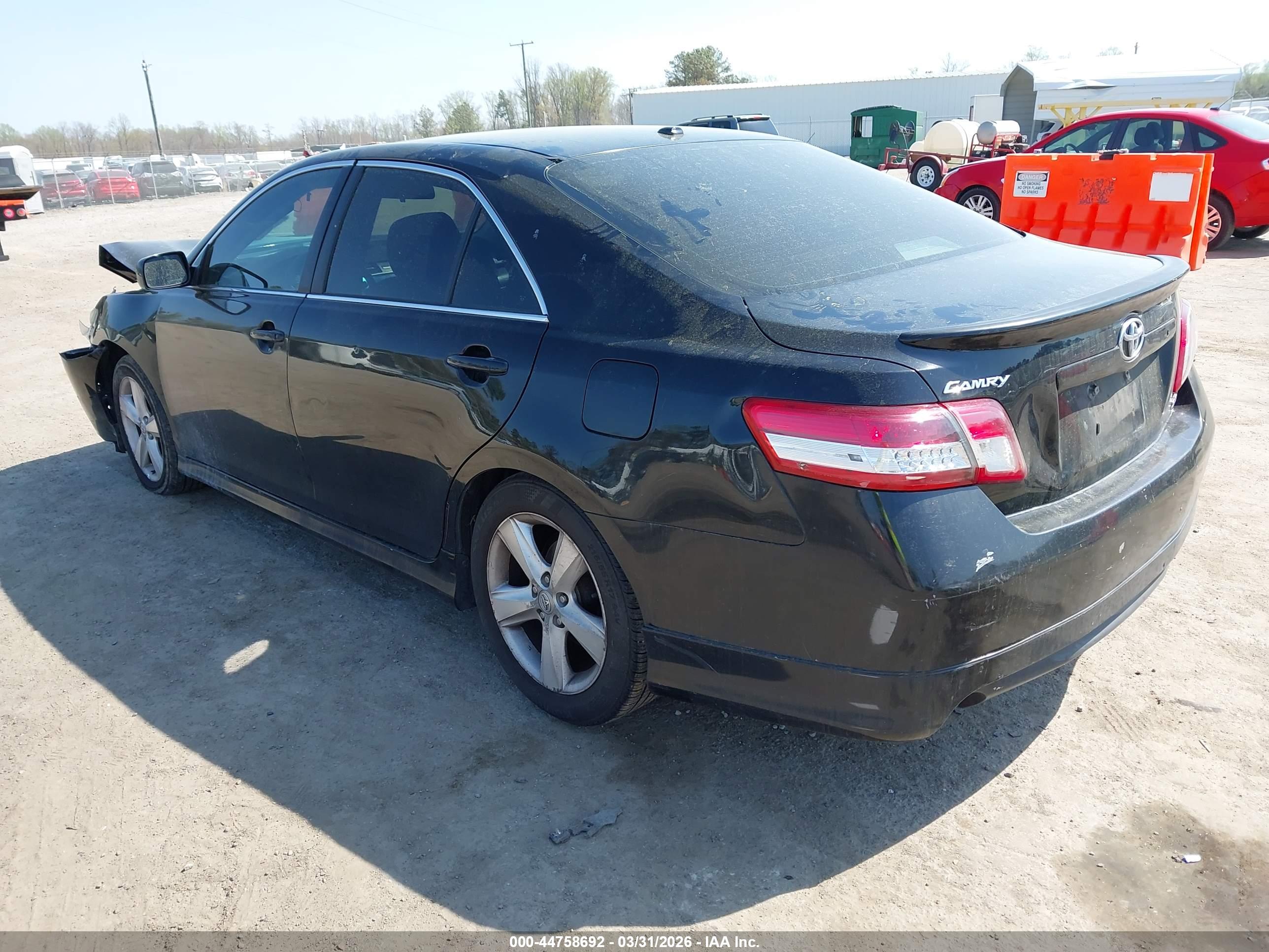 TOYOTA CAMRY image 3