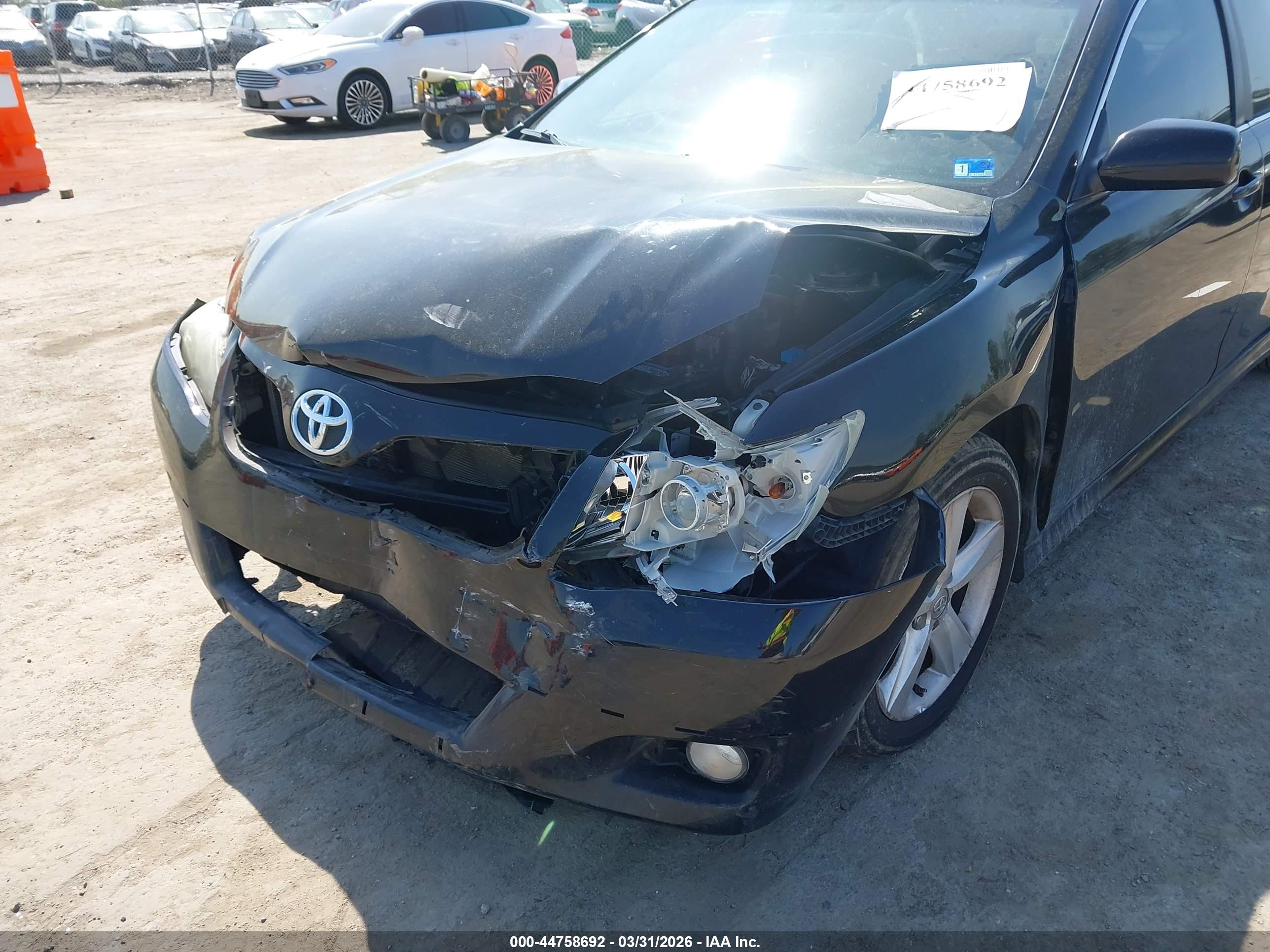 TOYOTA CAMRY image 6