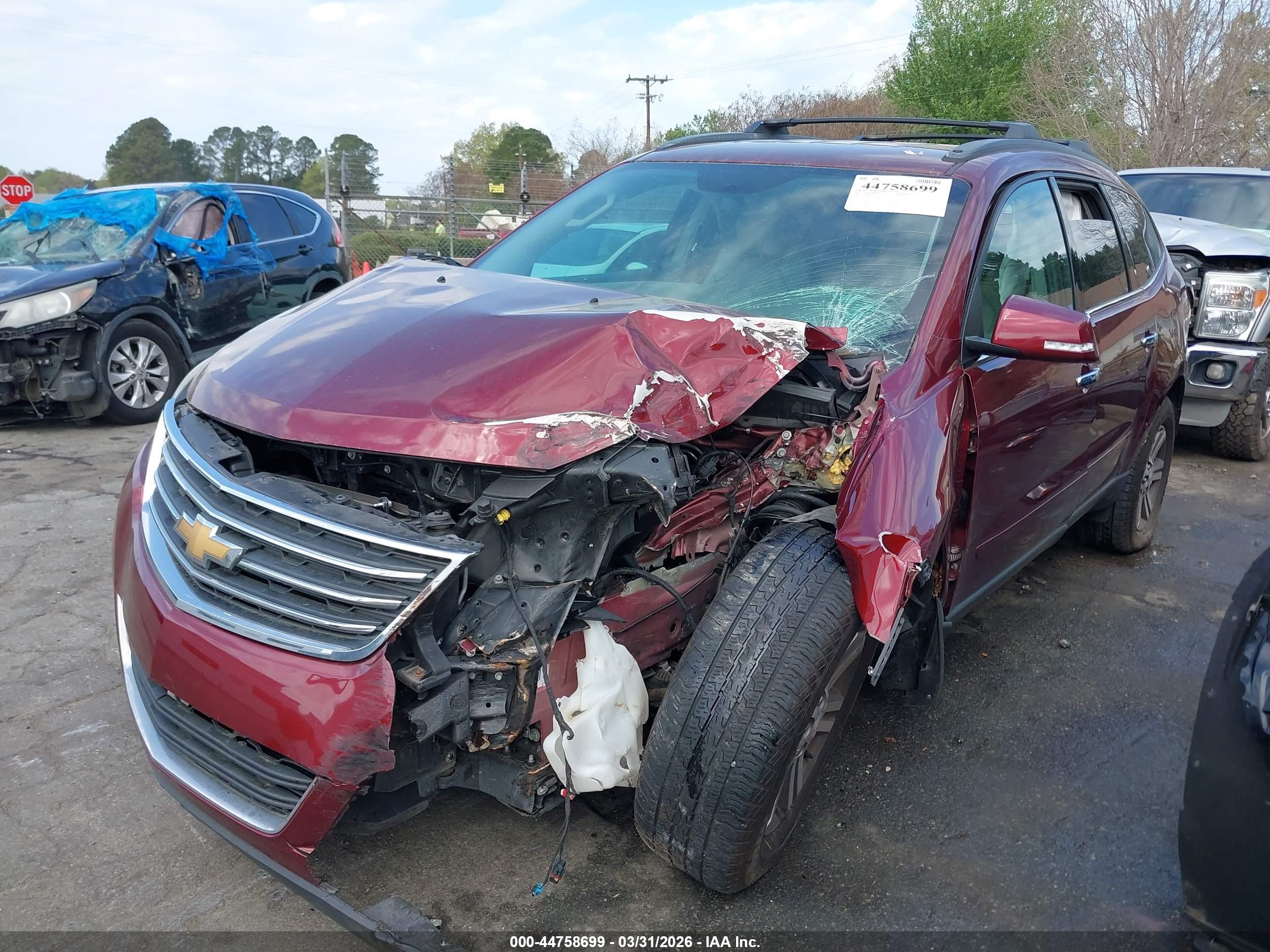 CHEVROLET TRAVERSE image 2