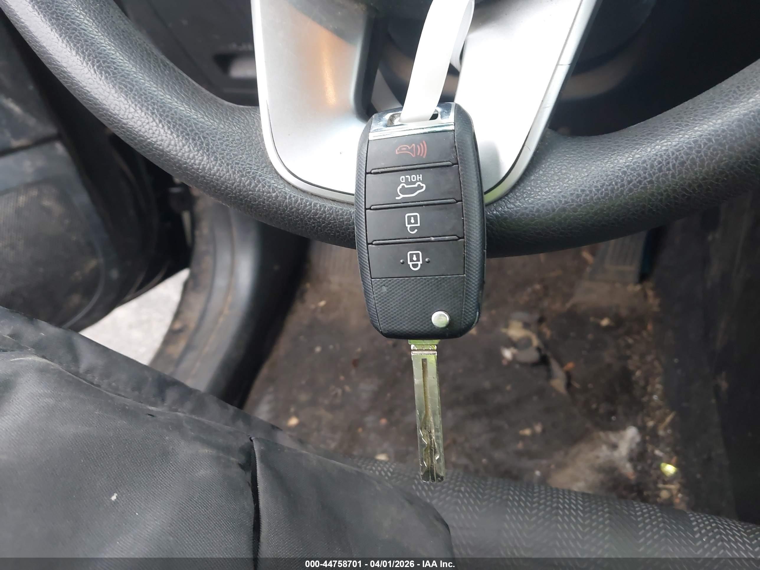KIA SPORTAGE image 11