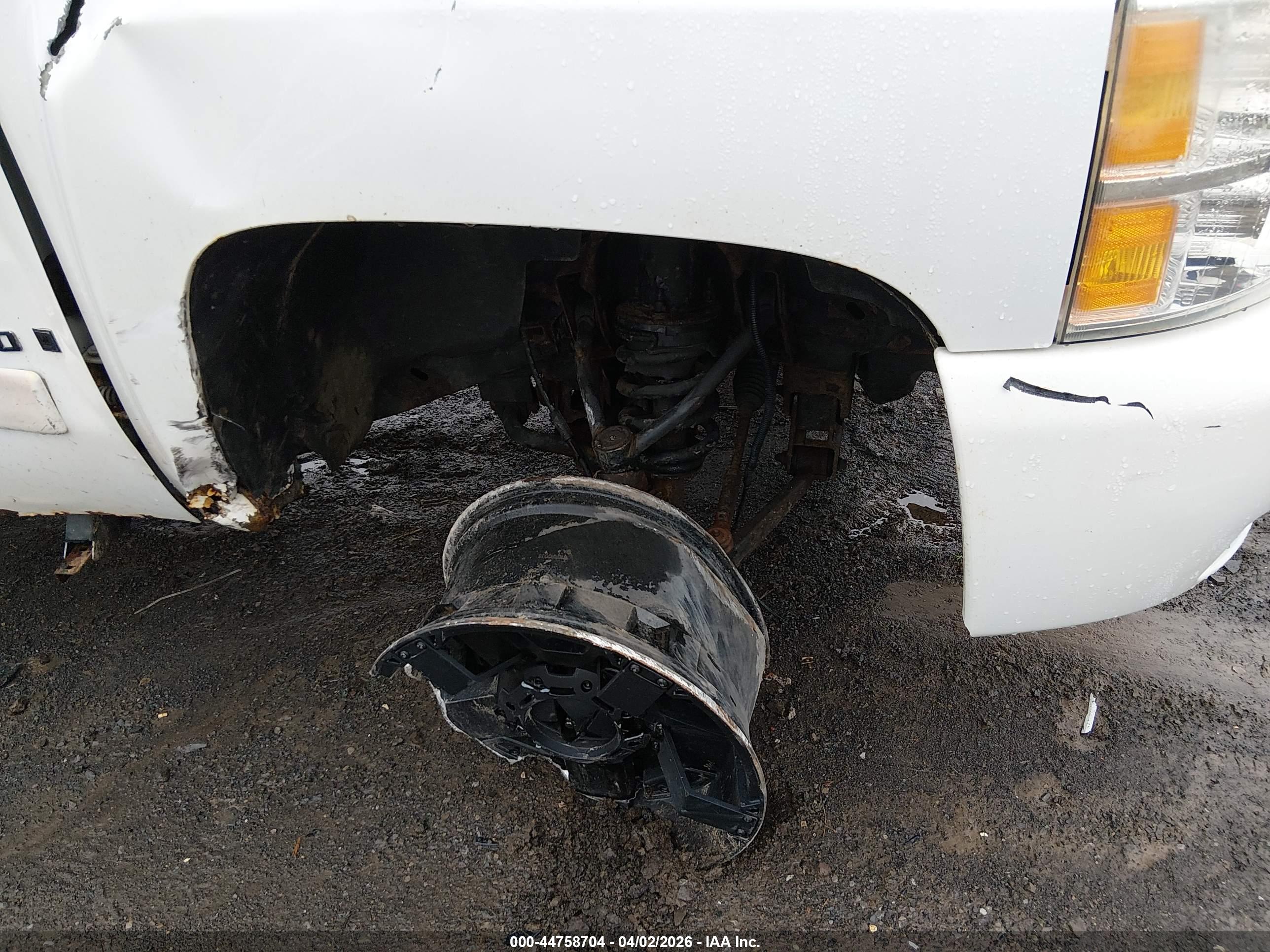 CHEVROLET SILVERADO image 6