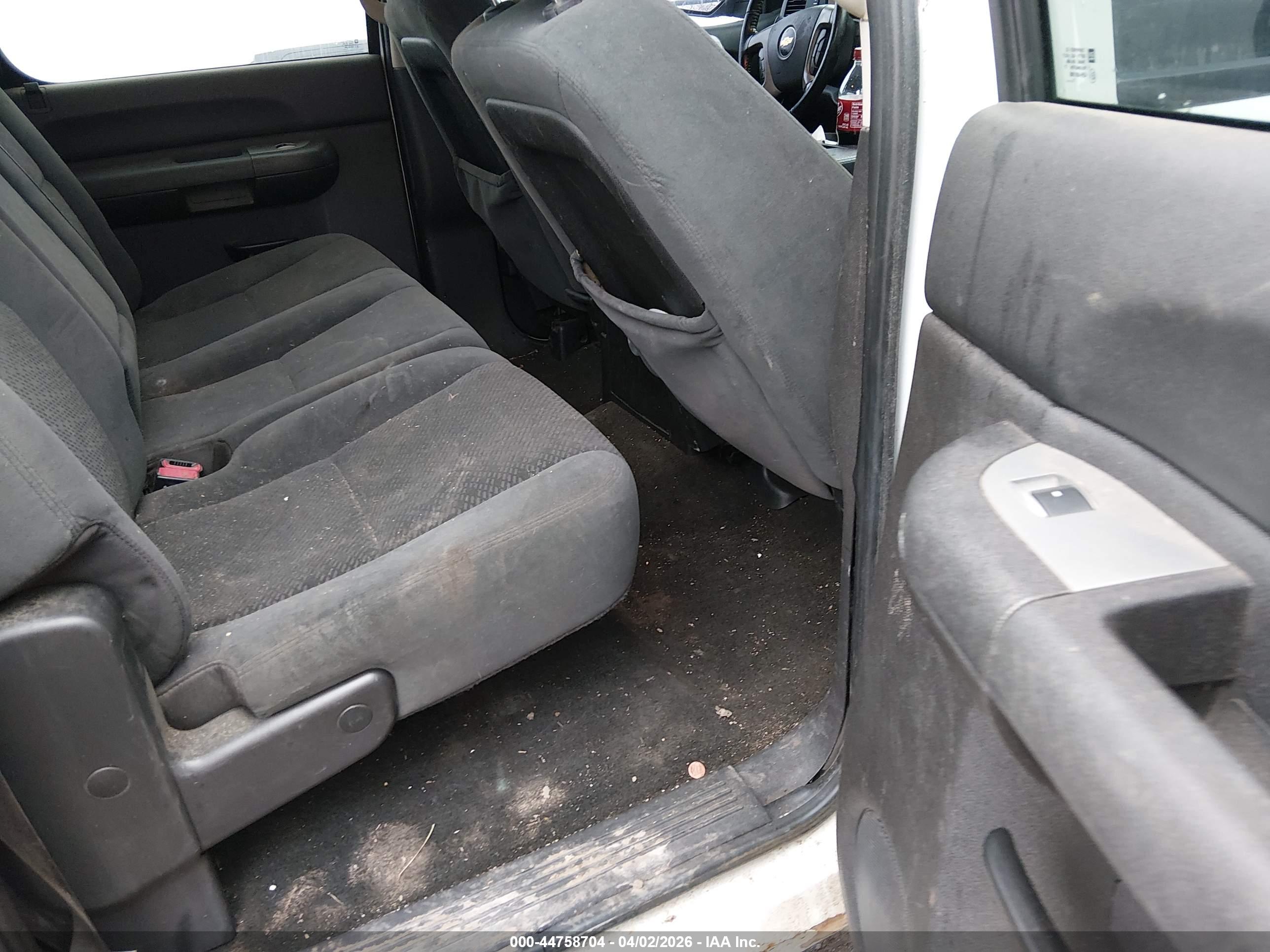 CHEVROLET SILVERADO image 8