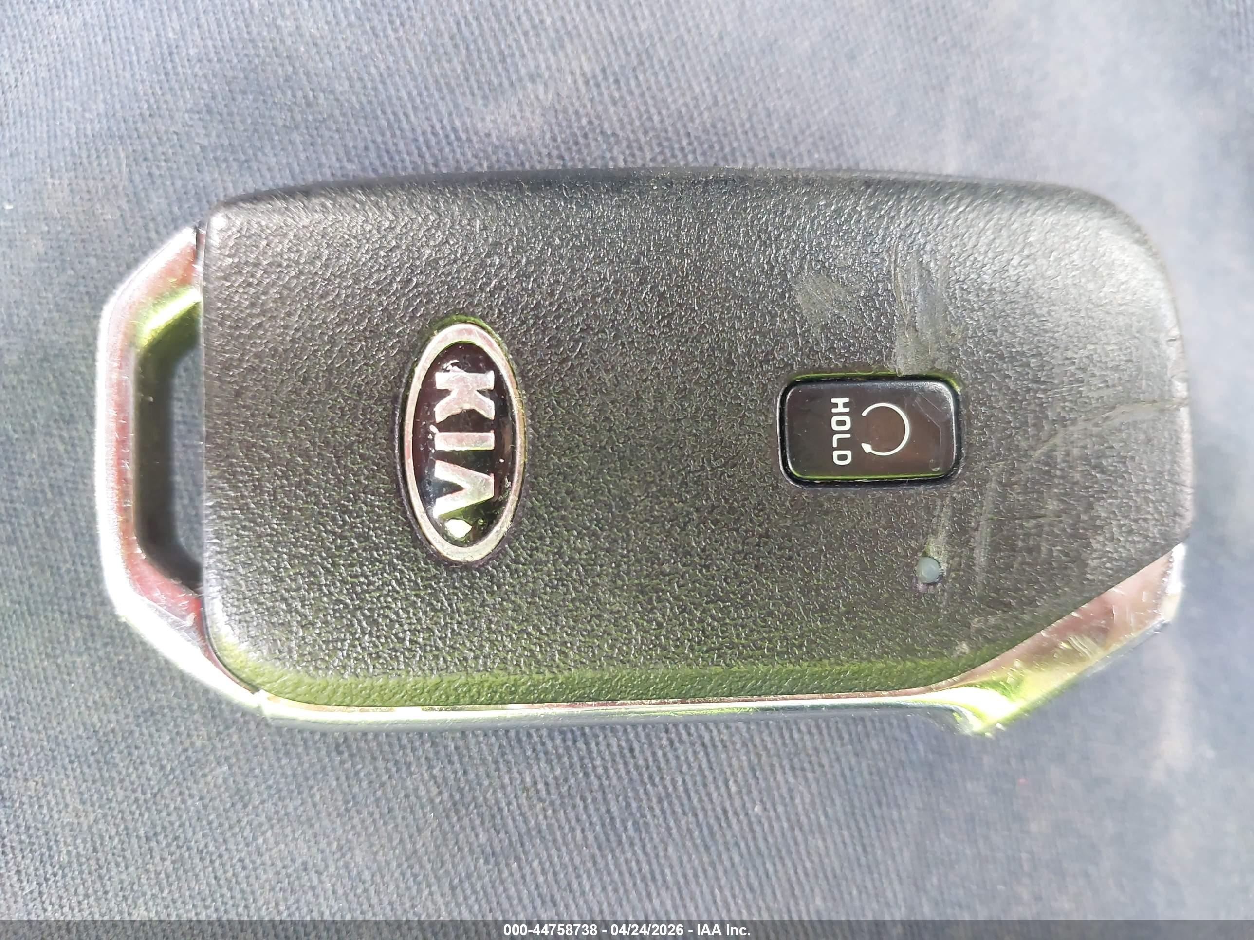 KIA K5 image 11