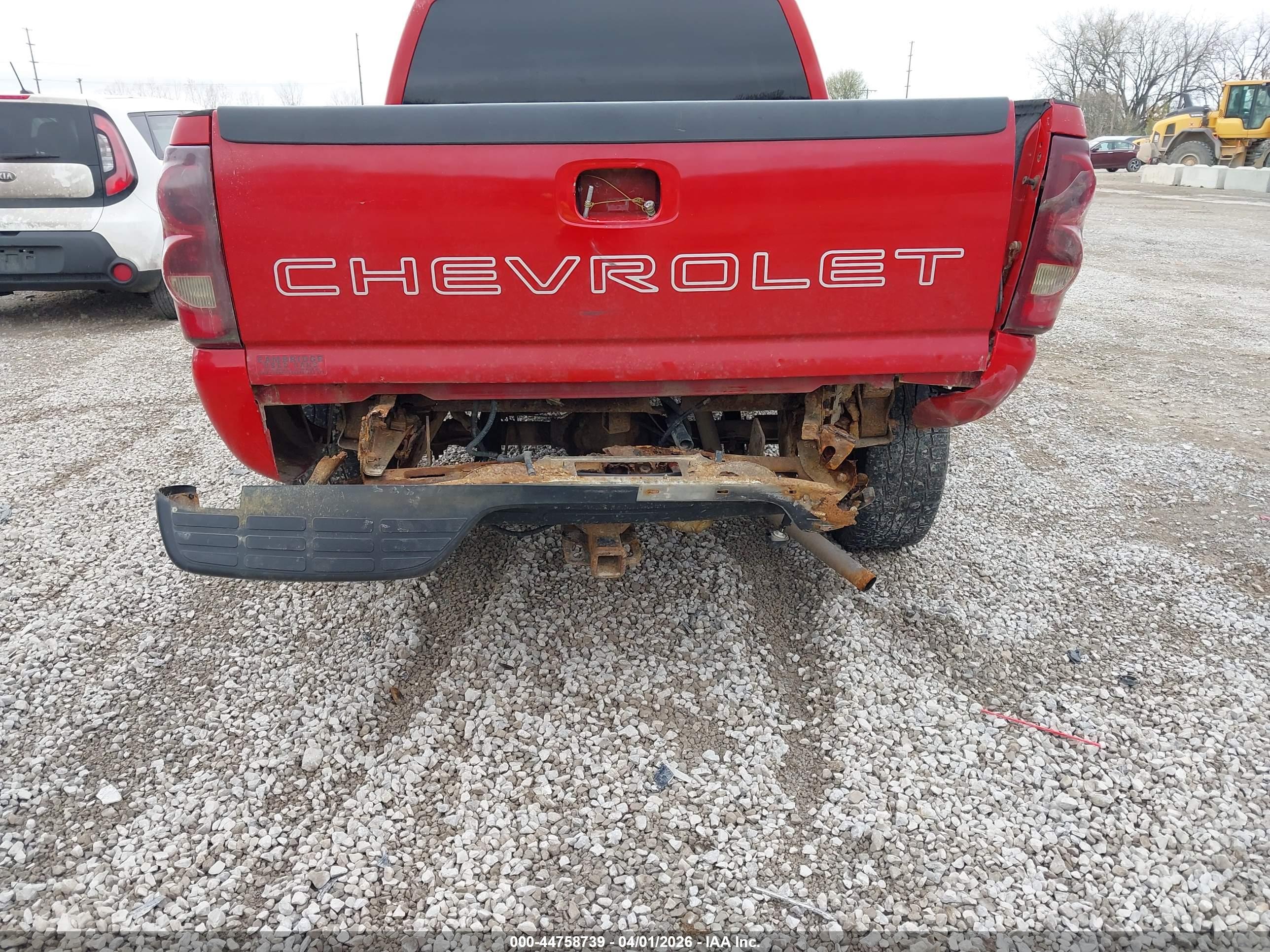 CHEVROLET SILVERADO image 6