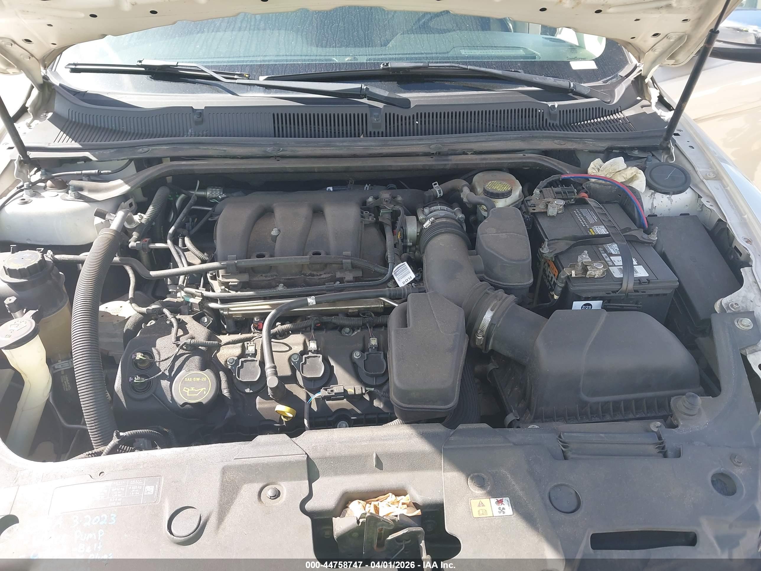 FORD TAURUS image 10