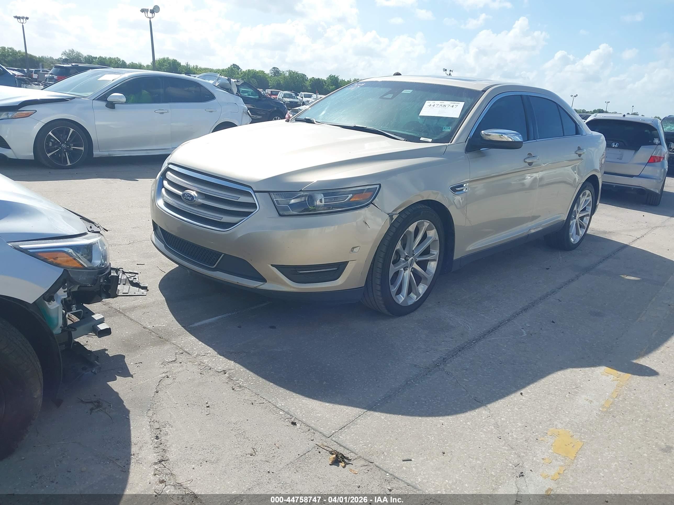 FORD TAURUS image 2